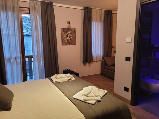 Family Room with Private Bathroom photo 1