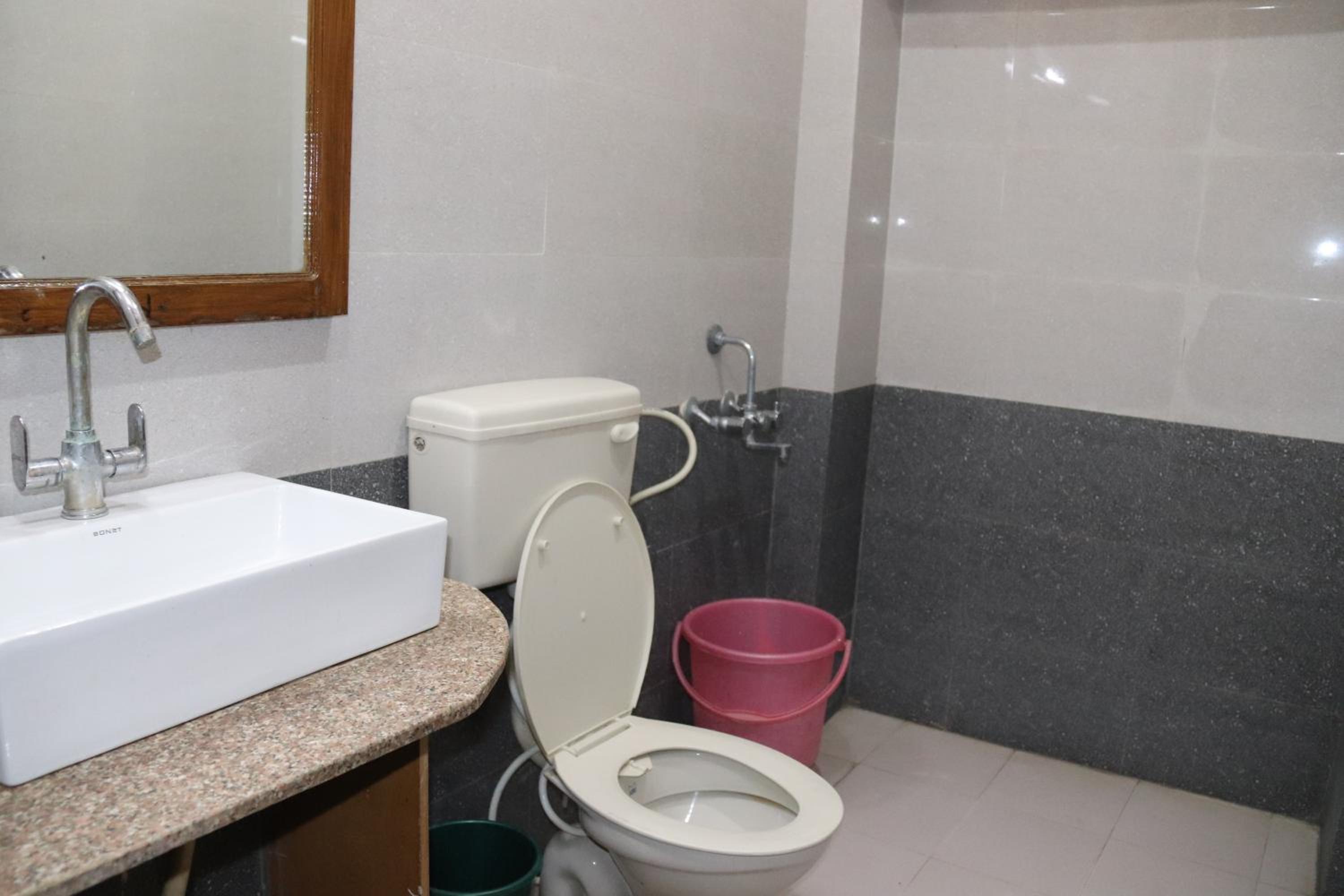 Deluxe Room - Photo 2