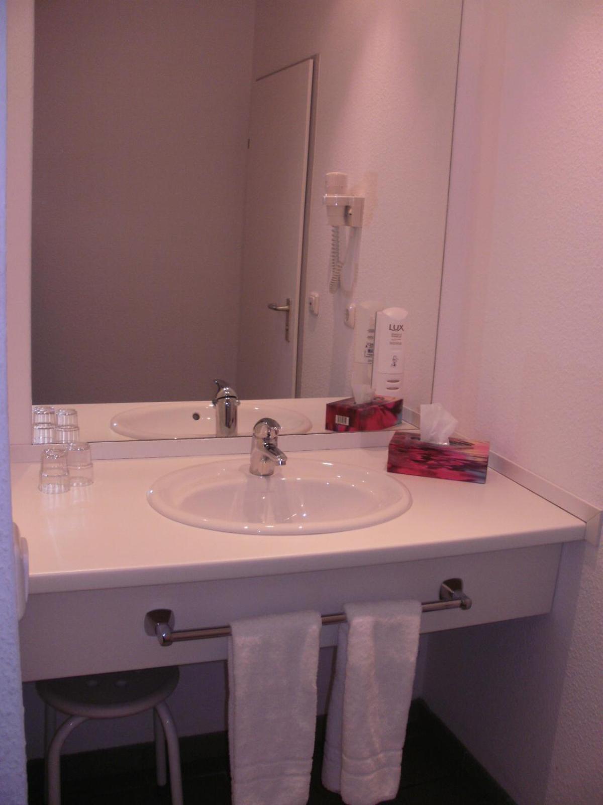 Double Room - Photo 2