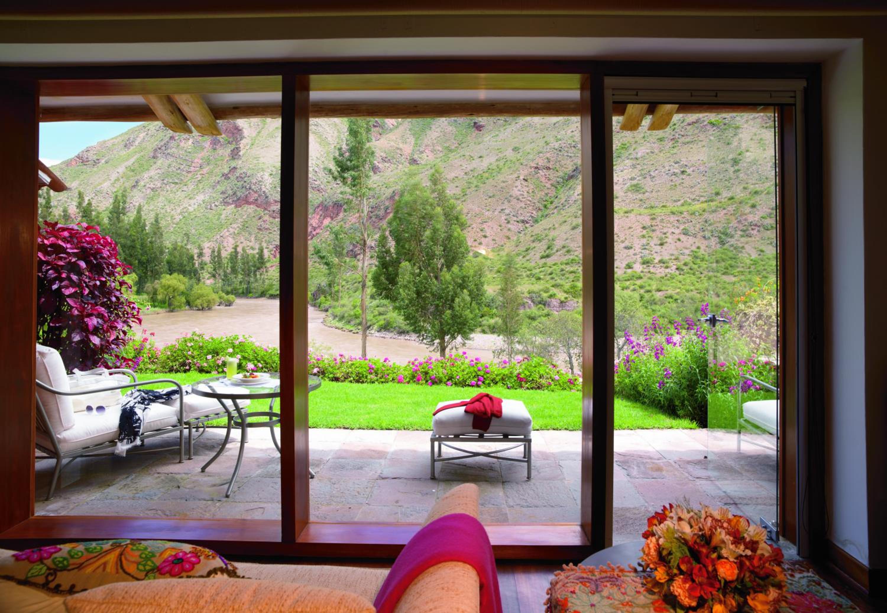 King Junior Suite with Garden View photo 2