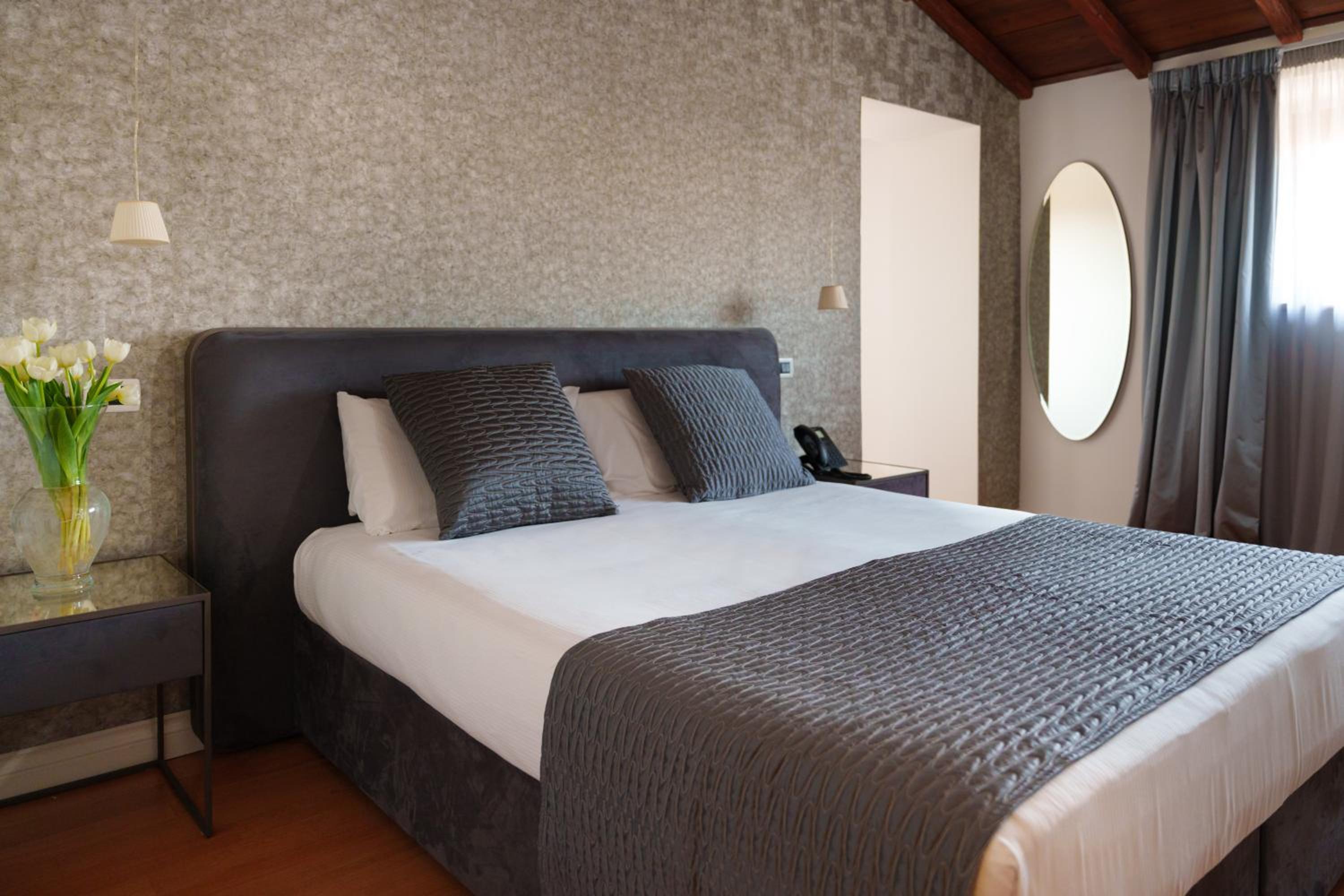Suite with City View photo 3