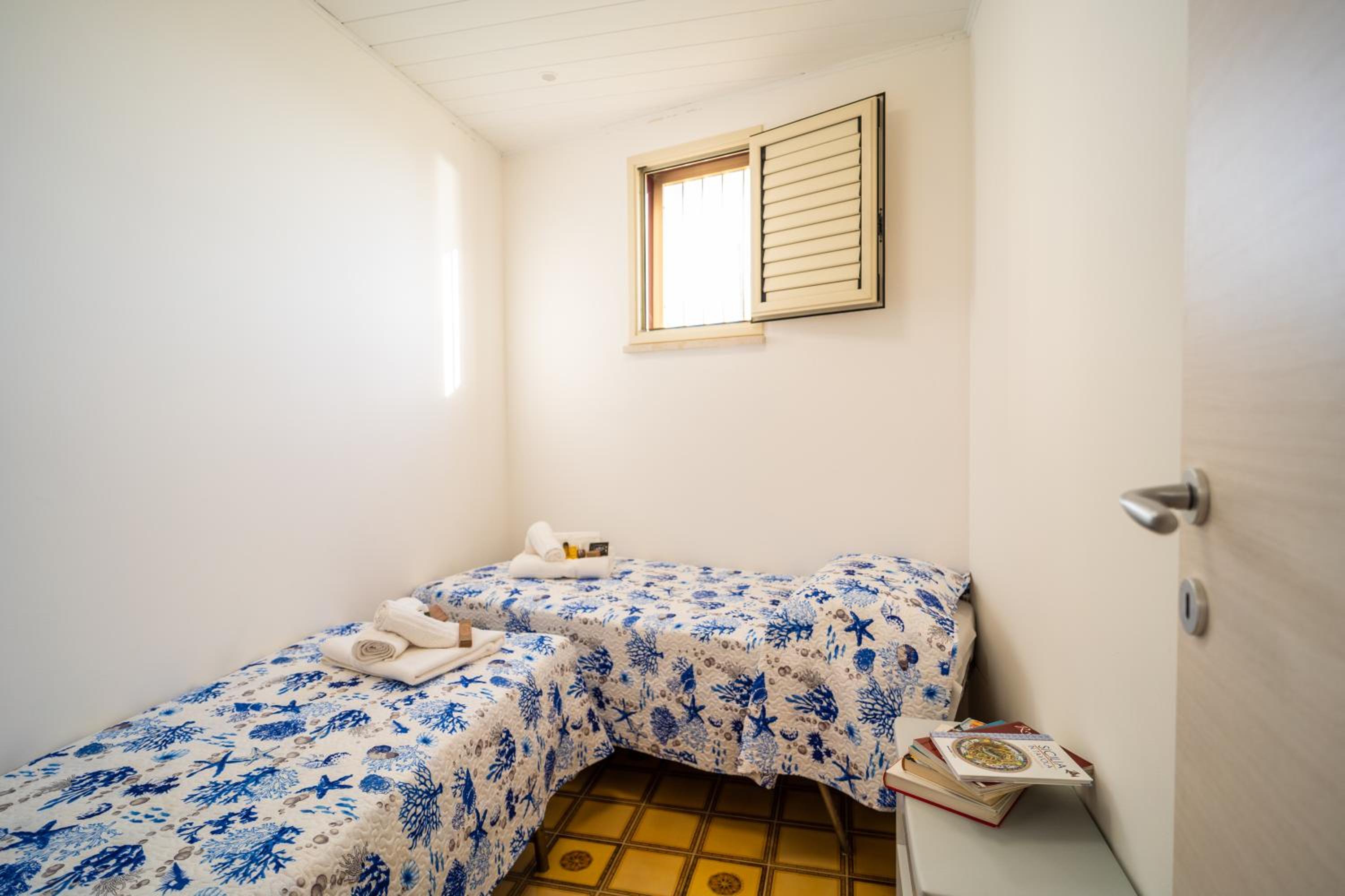 Three-Bedroom House photo 3