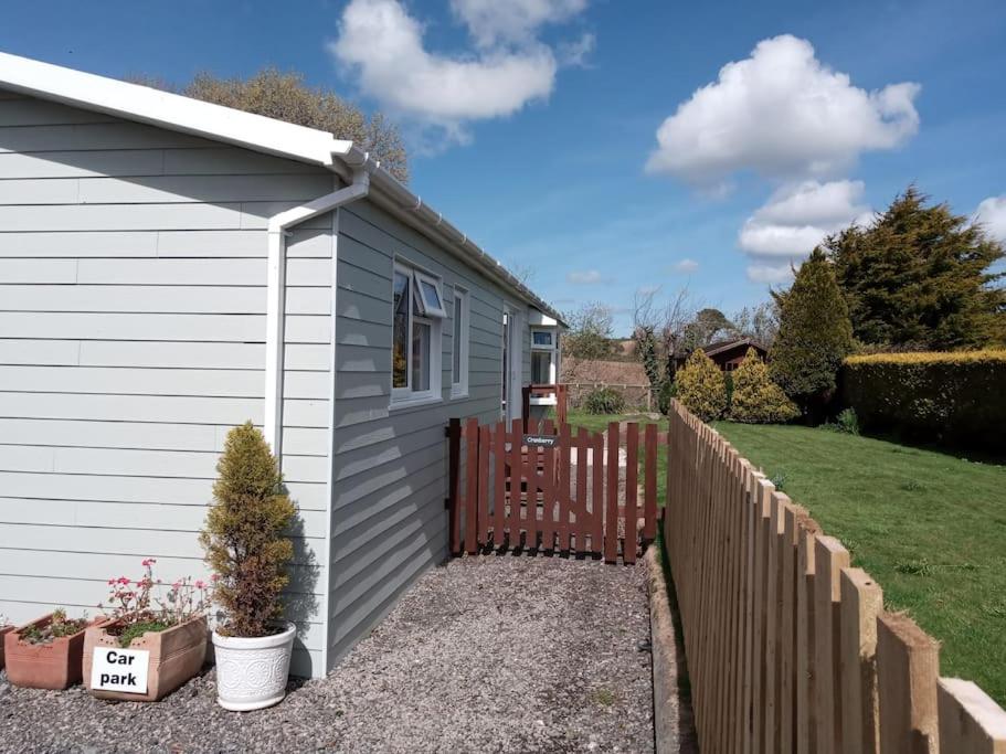 Three-Bedroom House photo 2