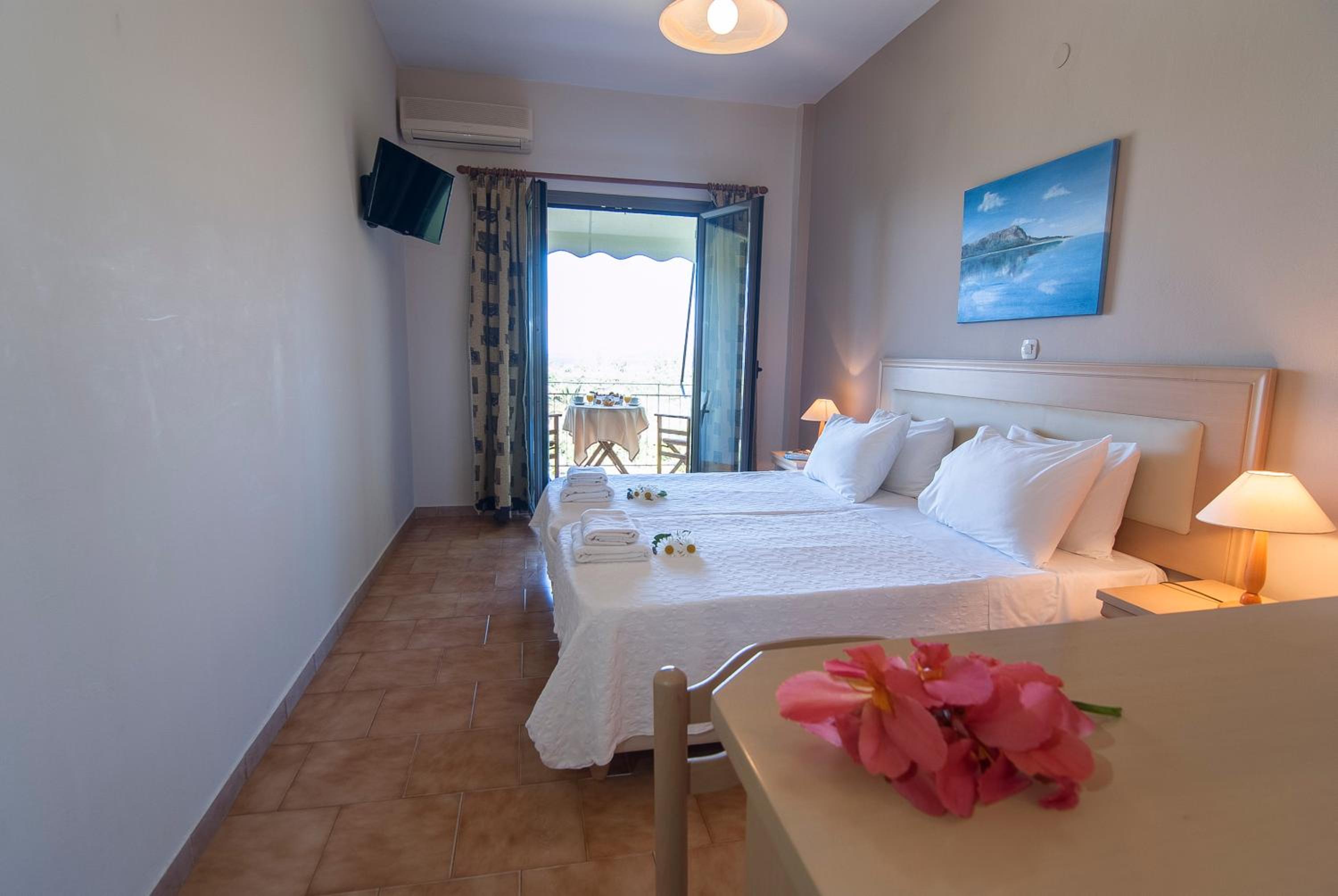 Standard Twin Room with Sea View photo 1