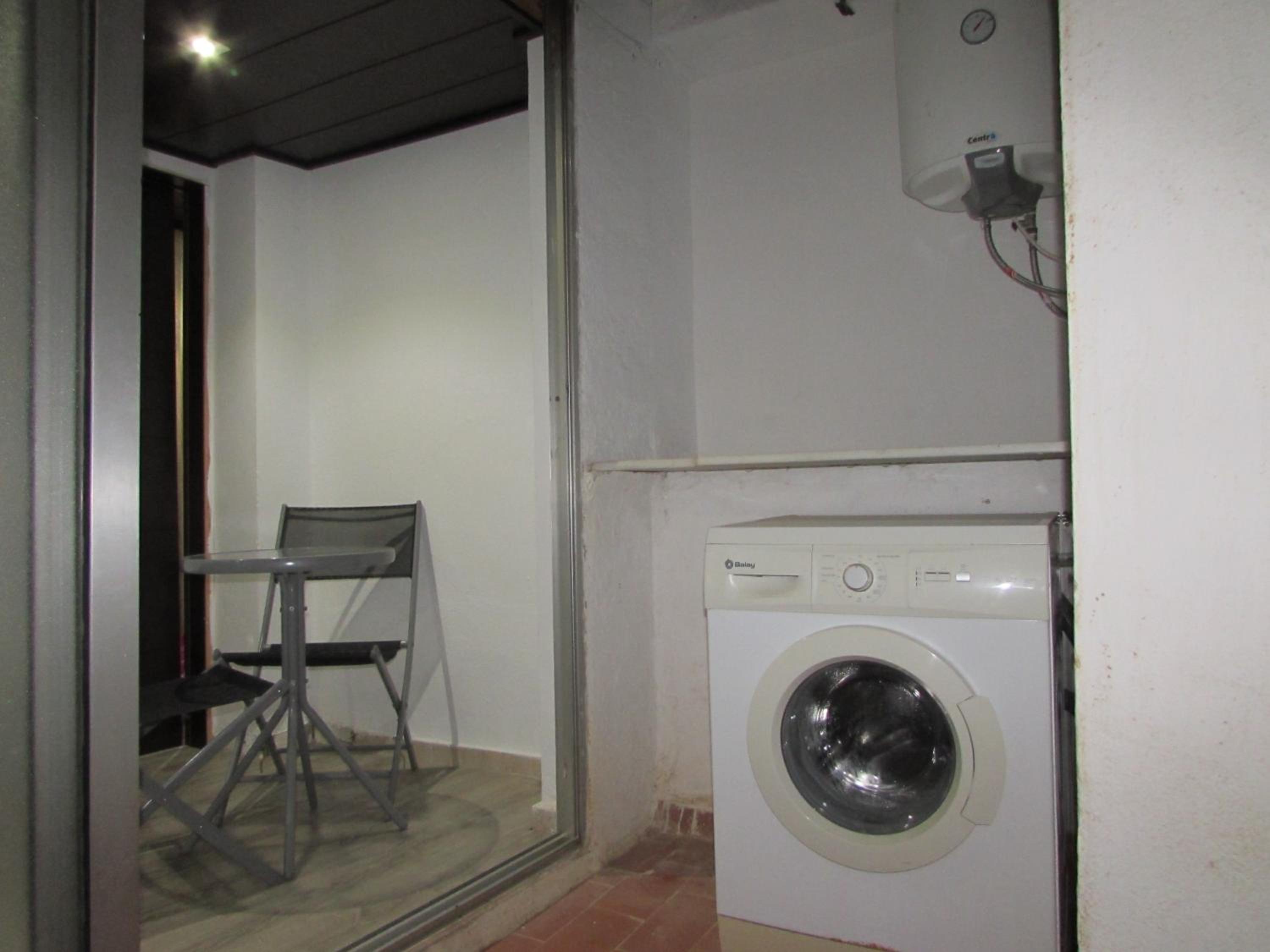 One-Bedroom Apartment - Photo 10