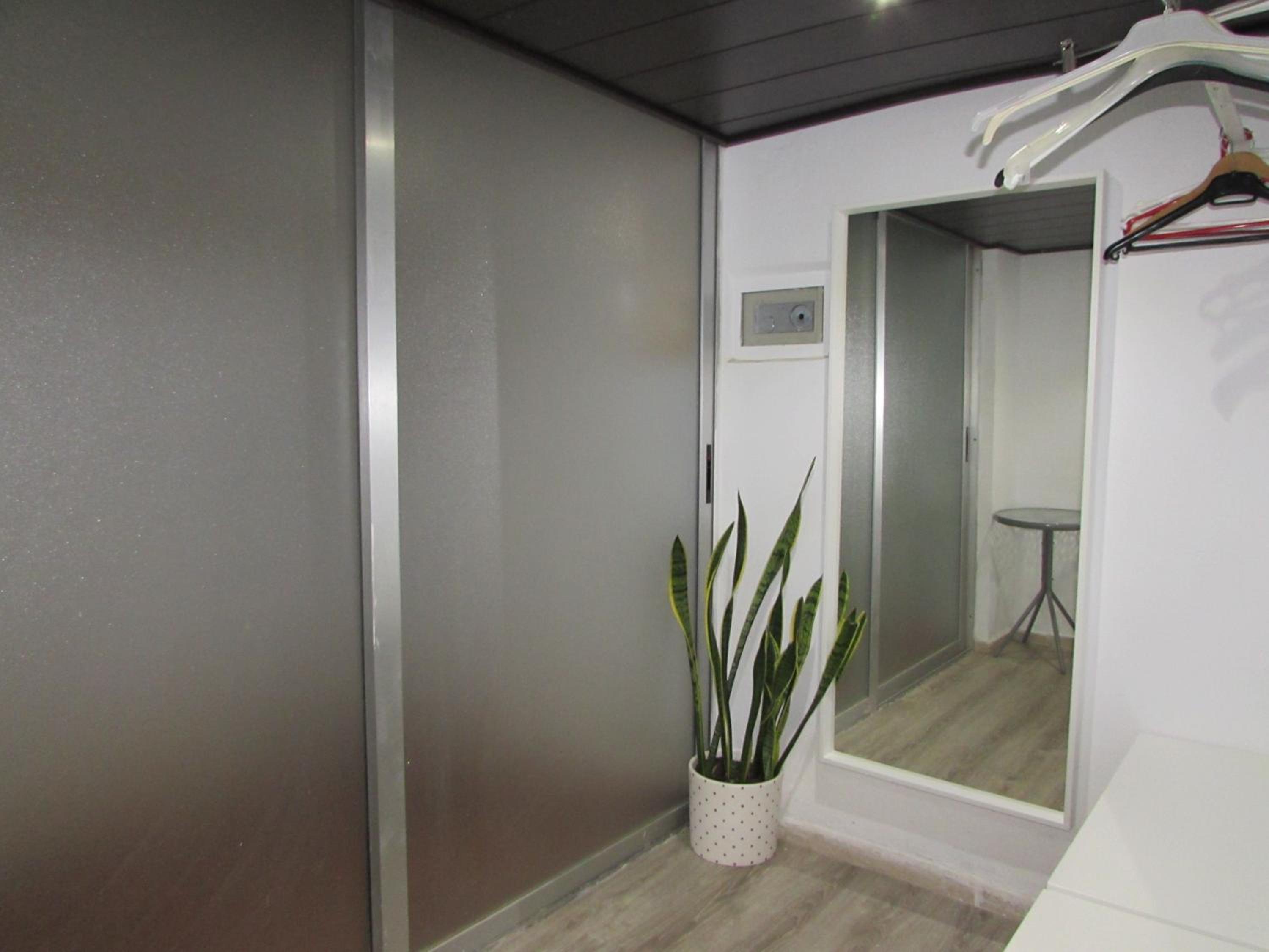 One-Bedroom Apartment - Photo 11