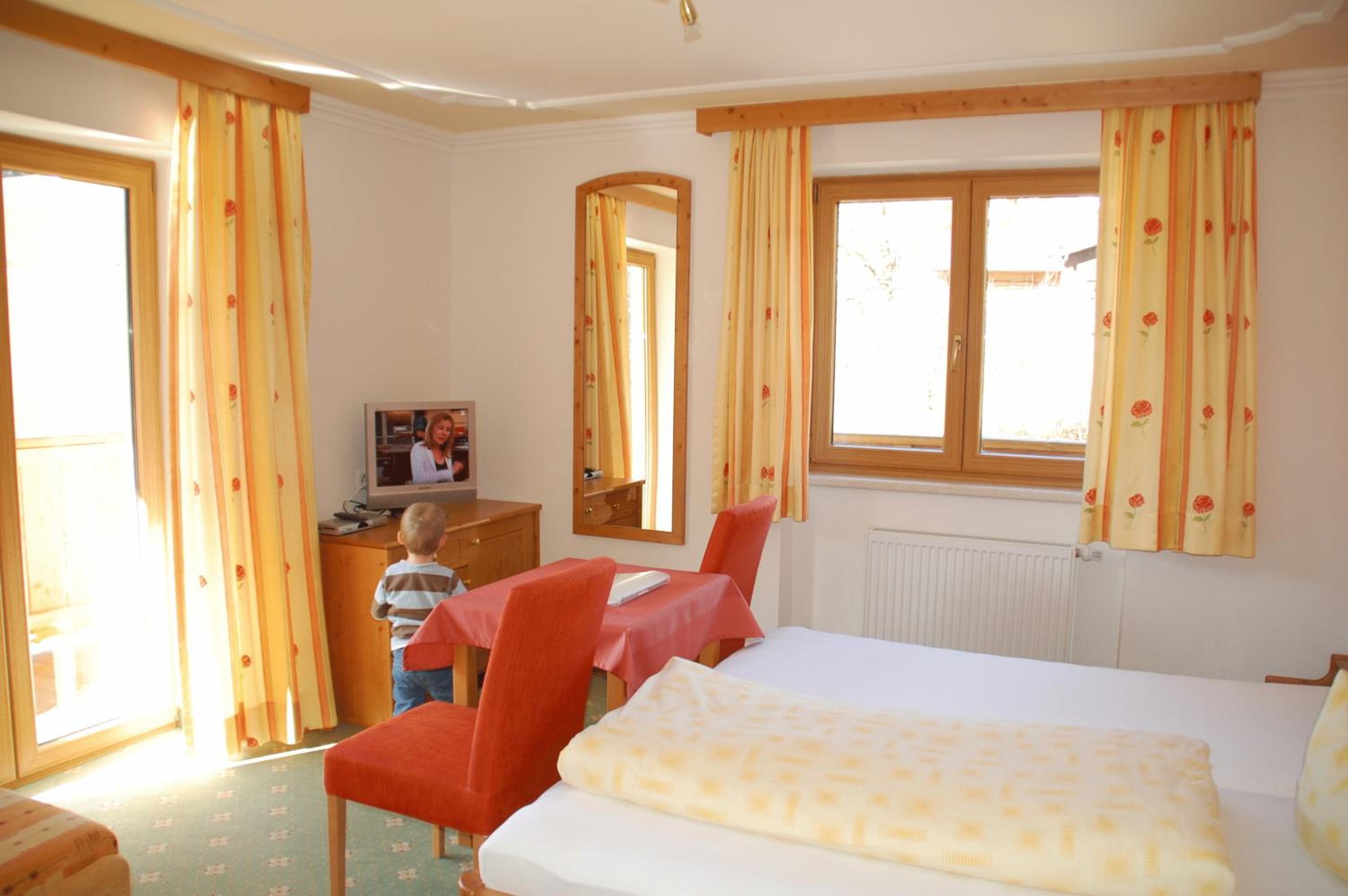 Double Room - Photo 8