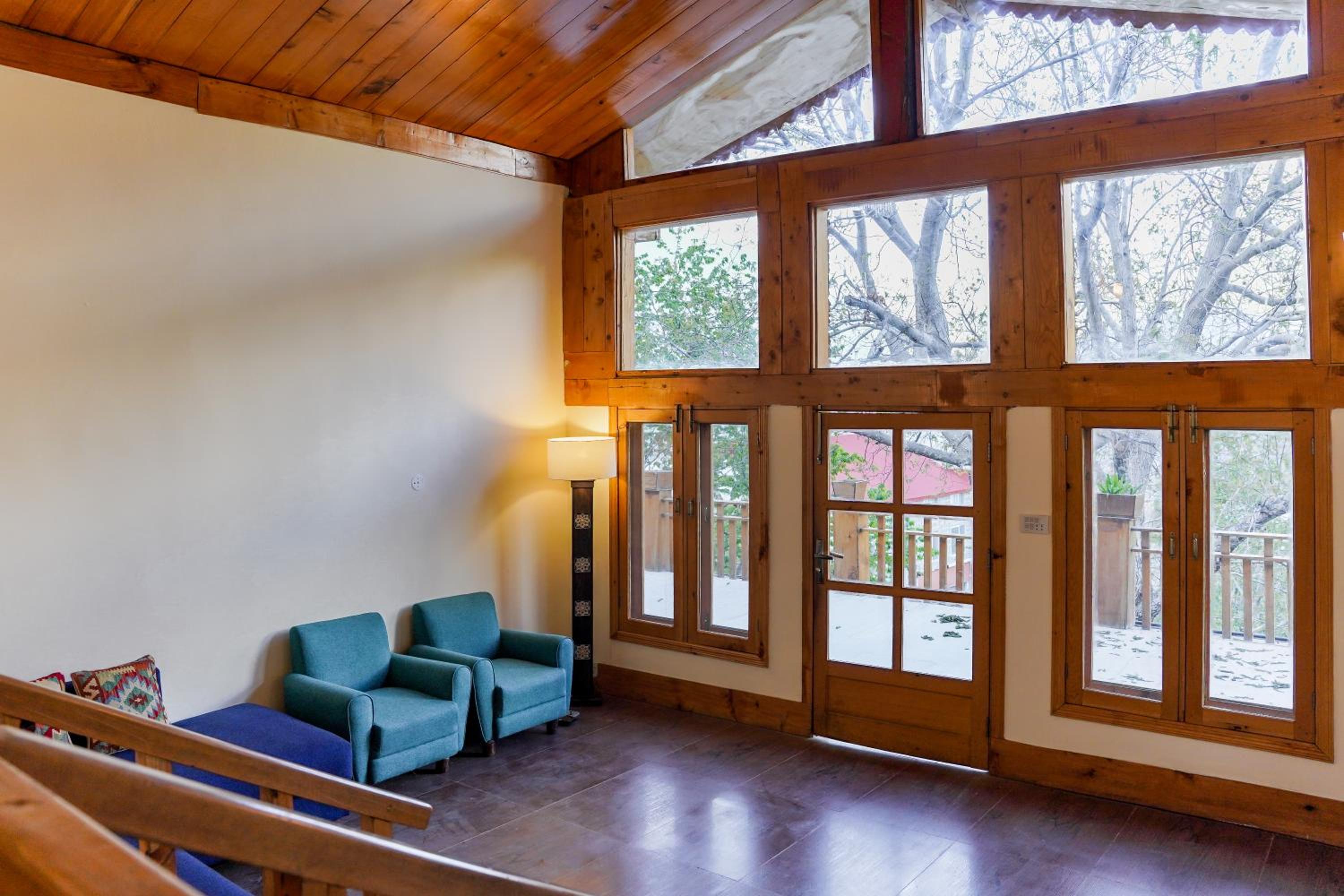 Suite with Mountain View