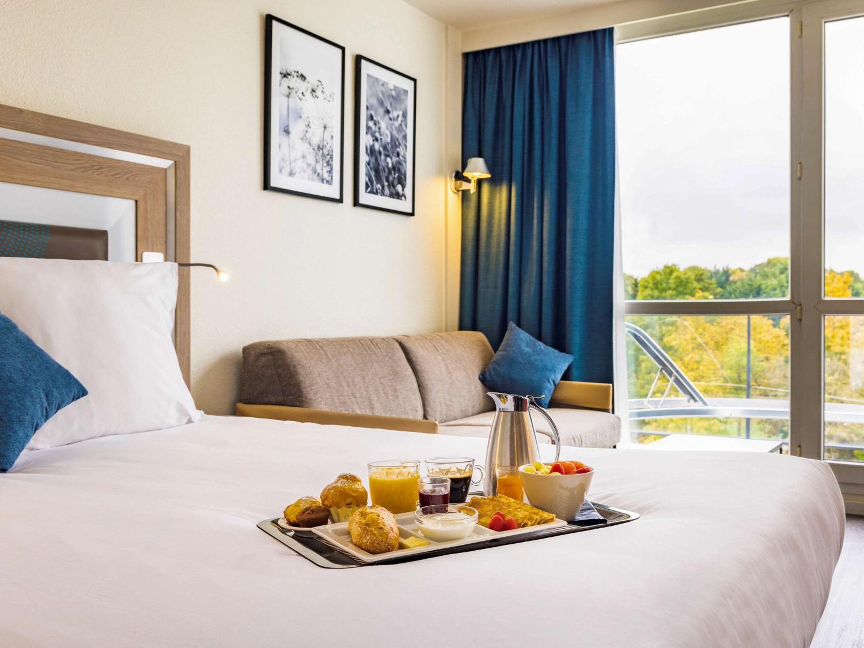 Standard Double Room with Sofa Bed and Balcony - Photo 8