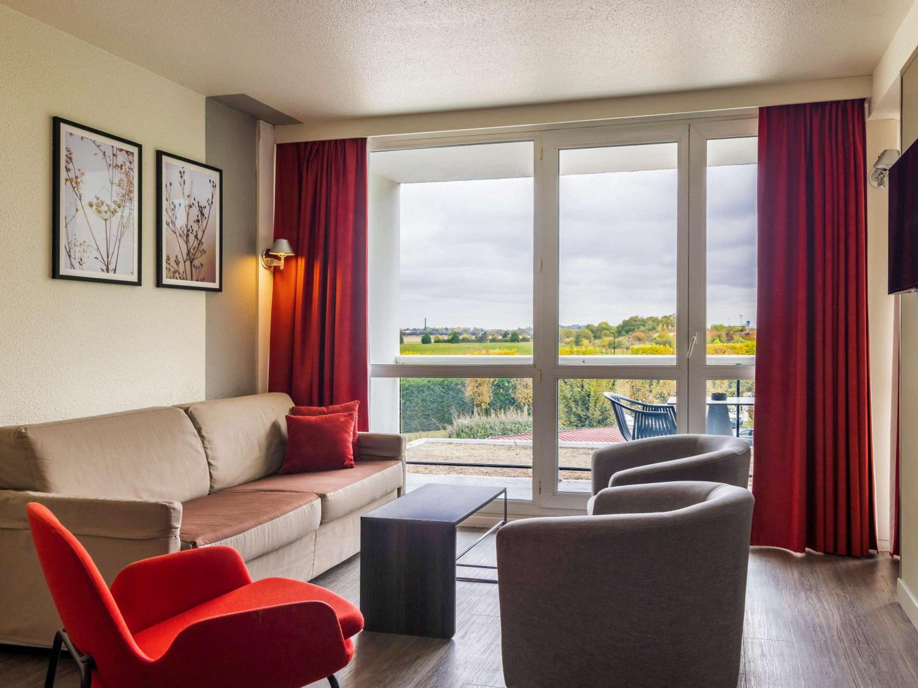 Suite with Double Bed and Balcony - Photo 5