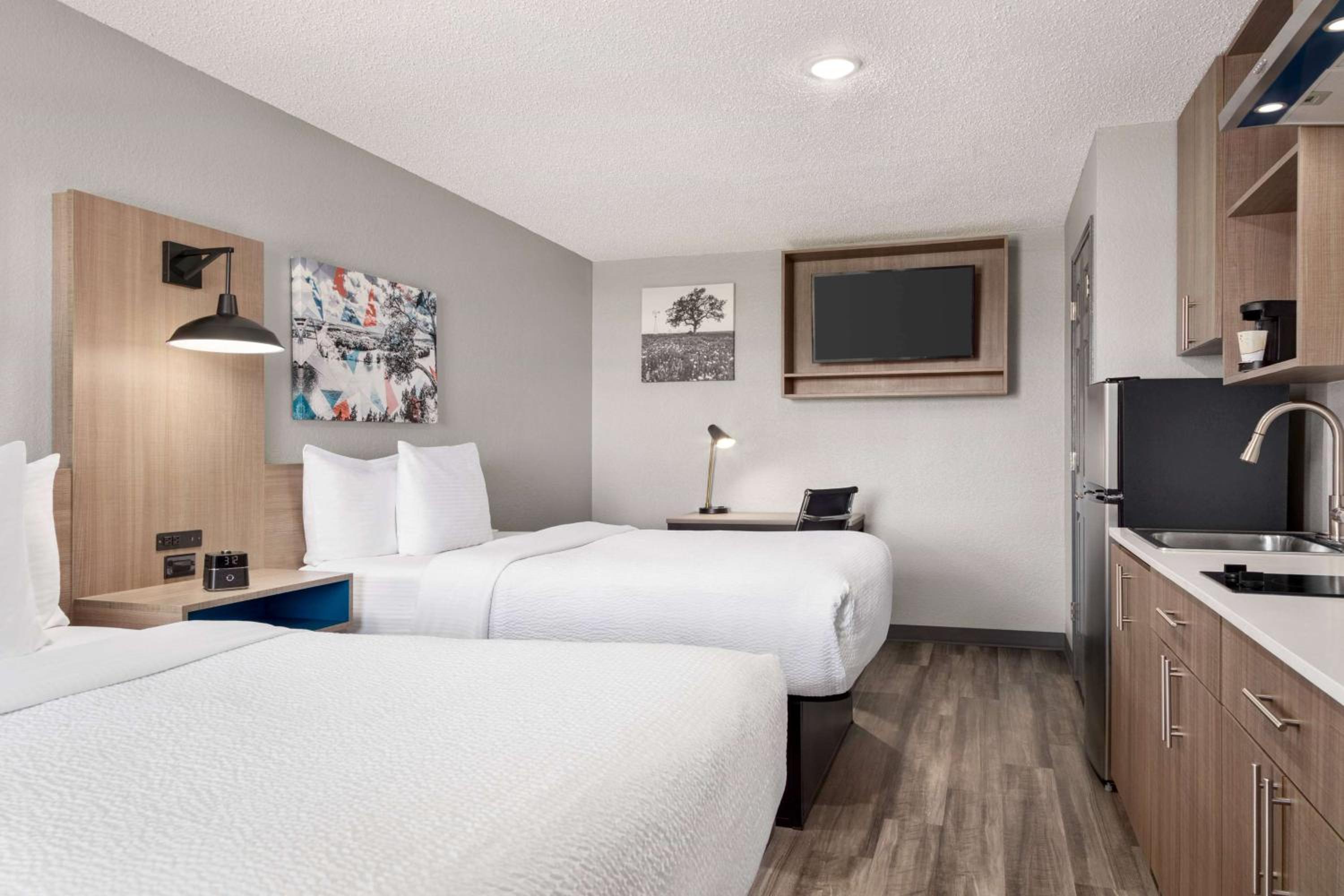Studio with Two Double Beds and Kitchenette - Non-Smoking - Photo 1