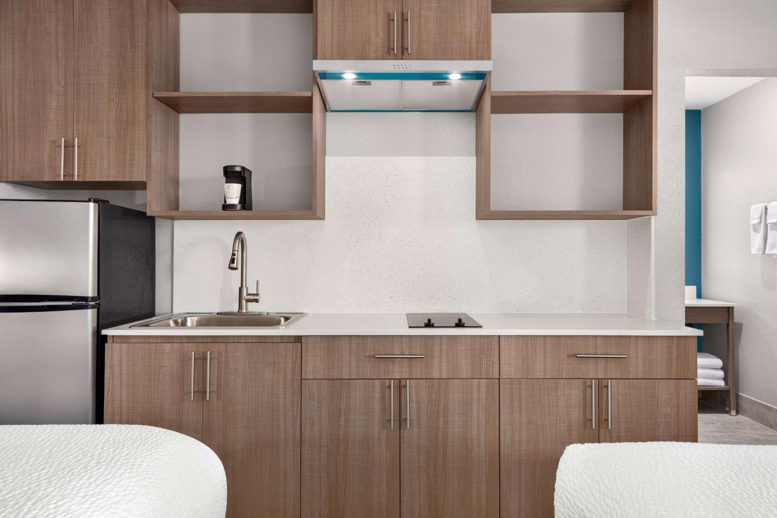 Studio with Two Double Beds and Kitchenette - Non-Smoking - Photo 4
