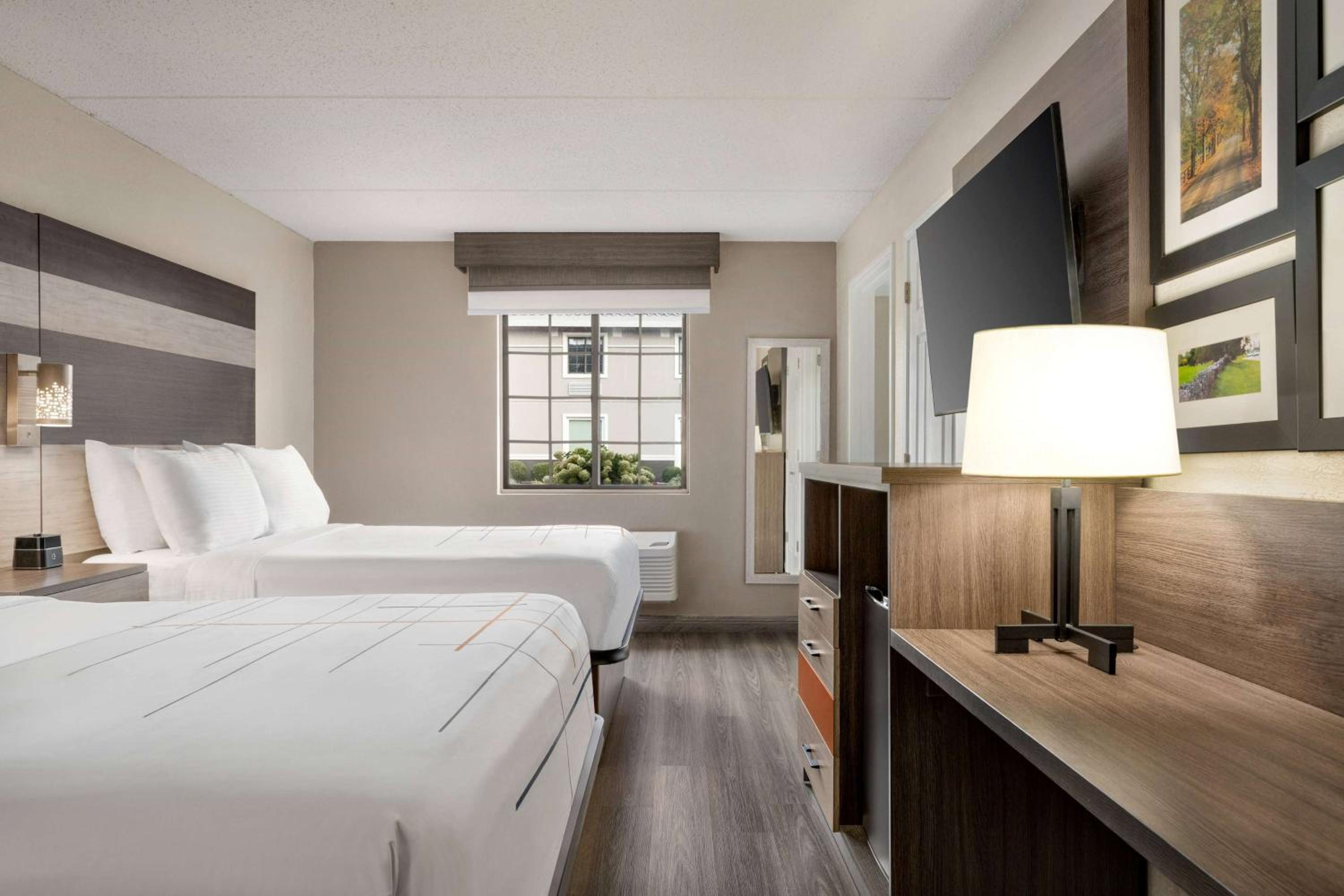 Double Room with Two Double Beds - Disability Access - Photo 7