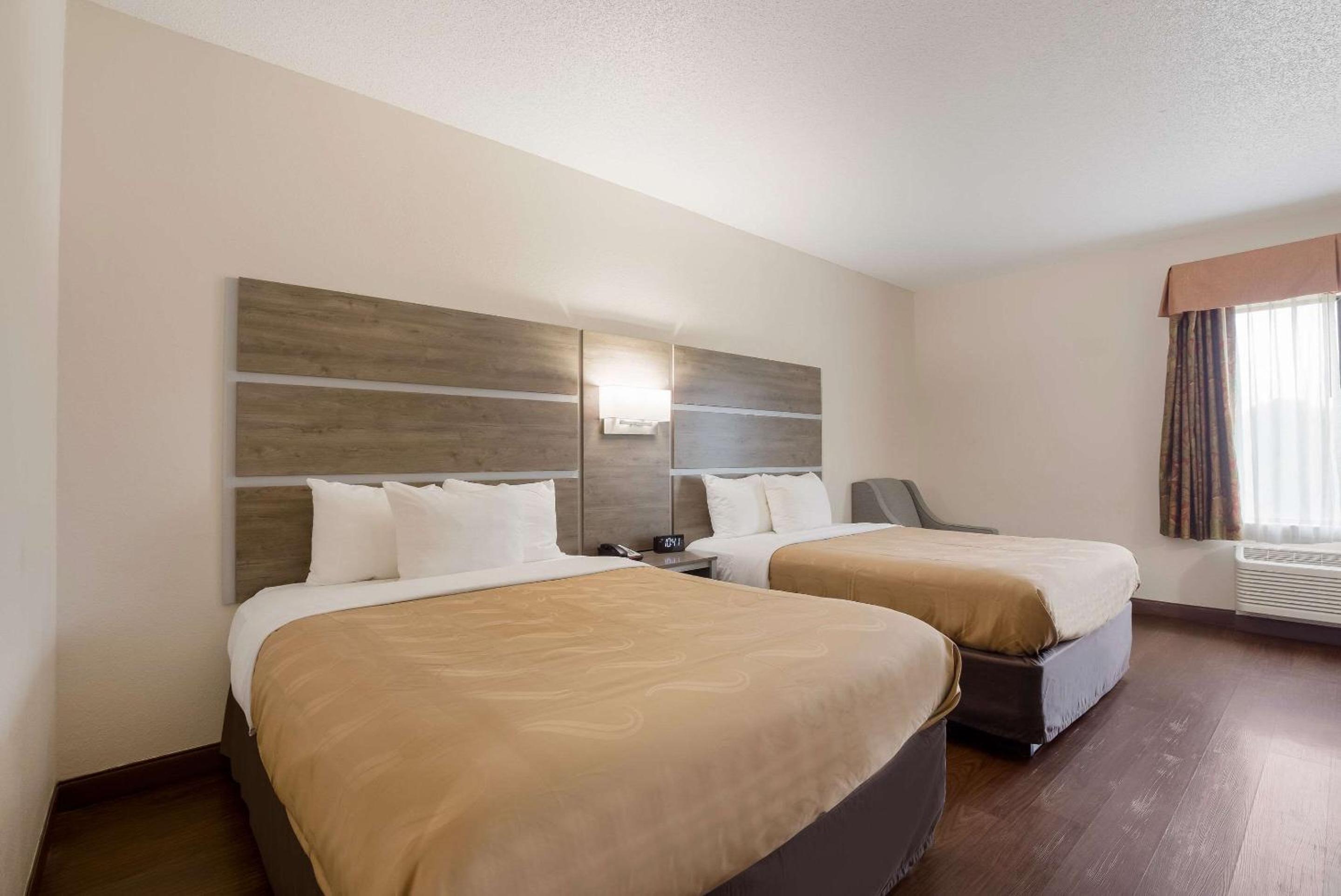 Queen Room with Two Queen Beds - Non-Smoking - Photo 1