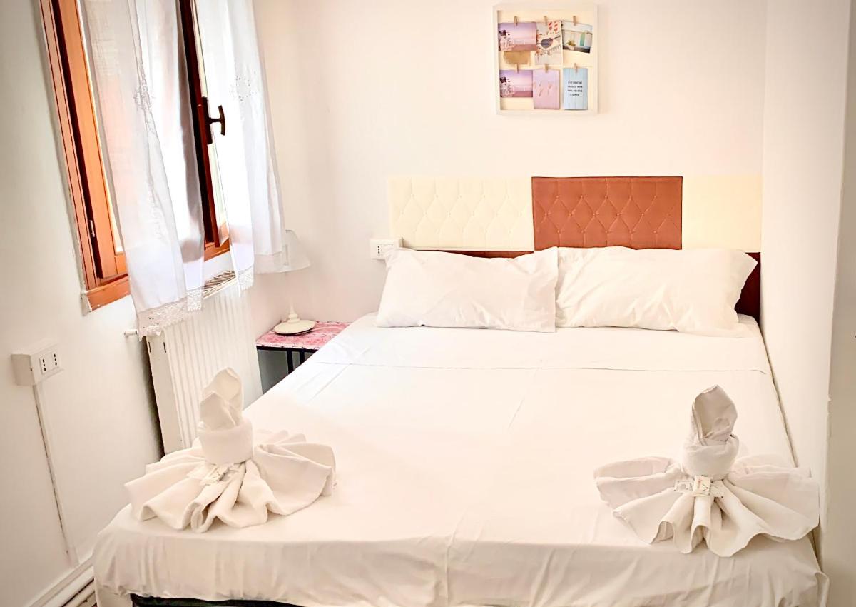 Double Room with Extra Bed photo 3