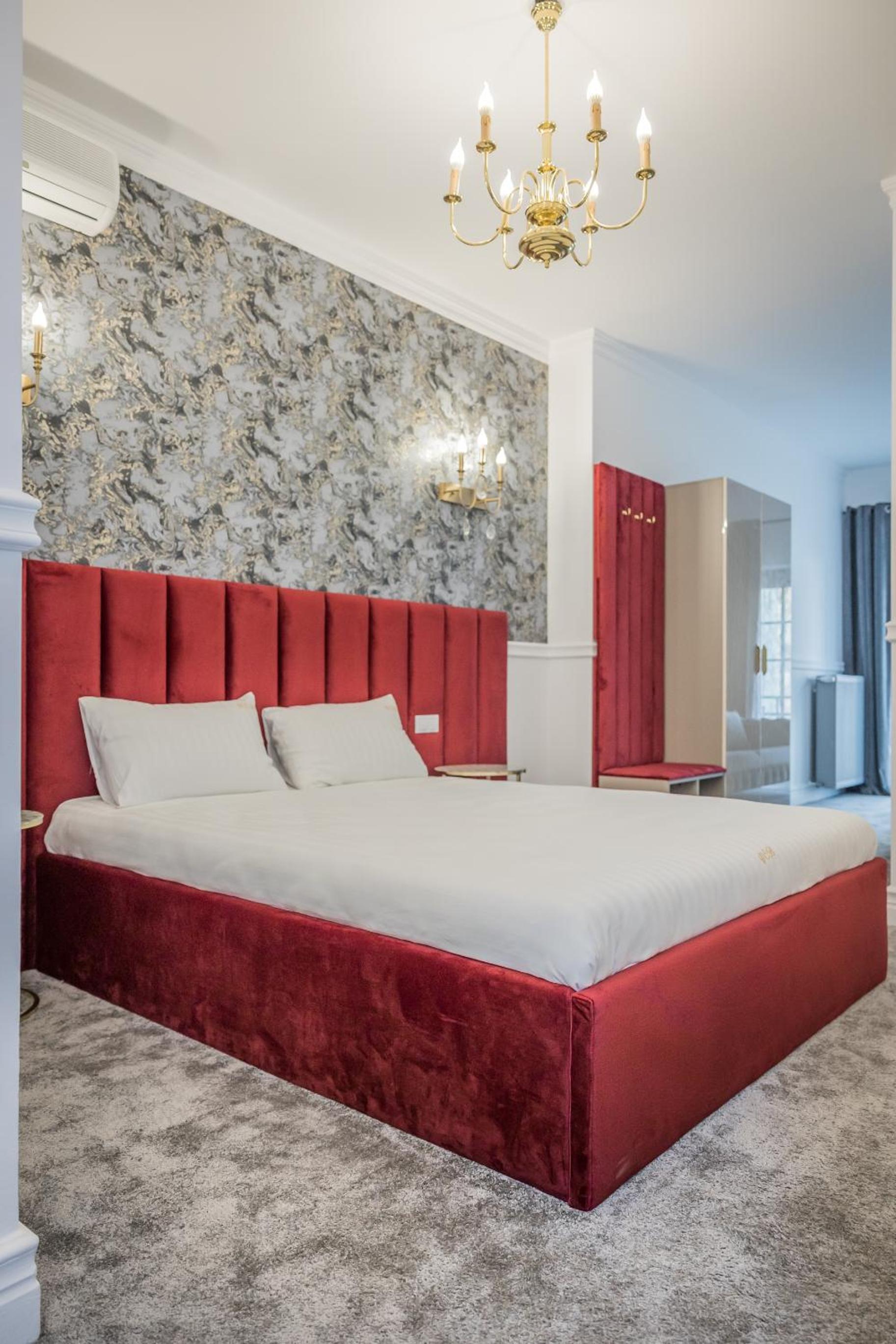 Deluxe Double Room (2 Adults + 1 Child), photo 7