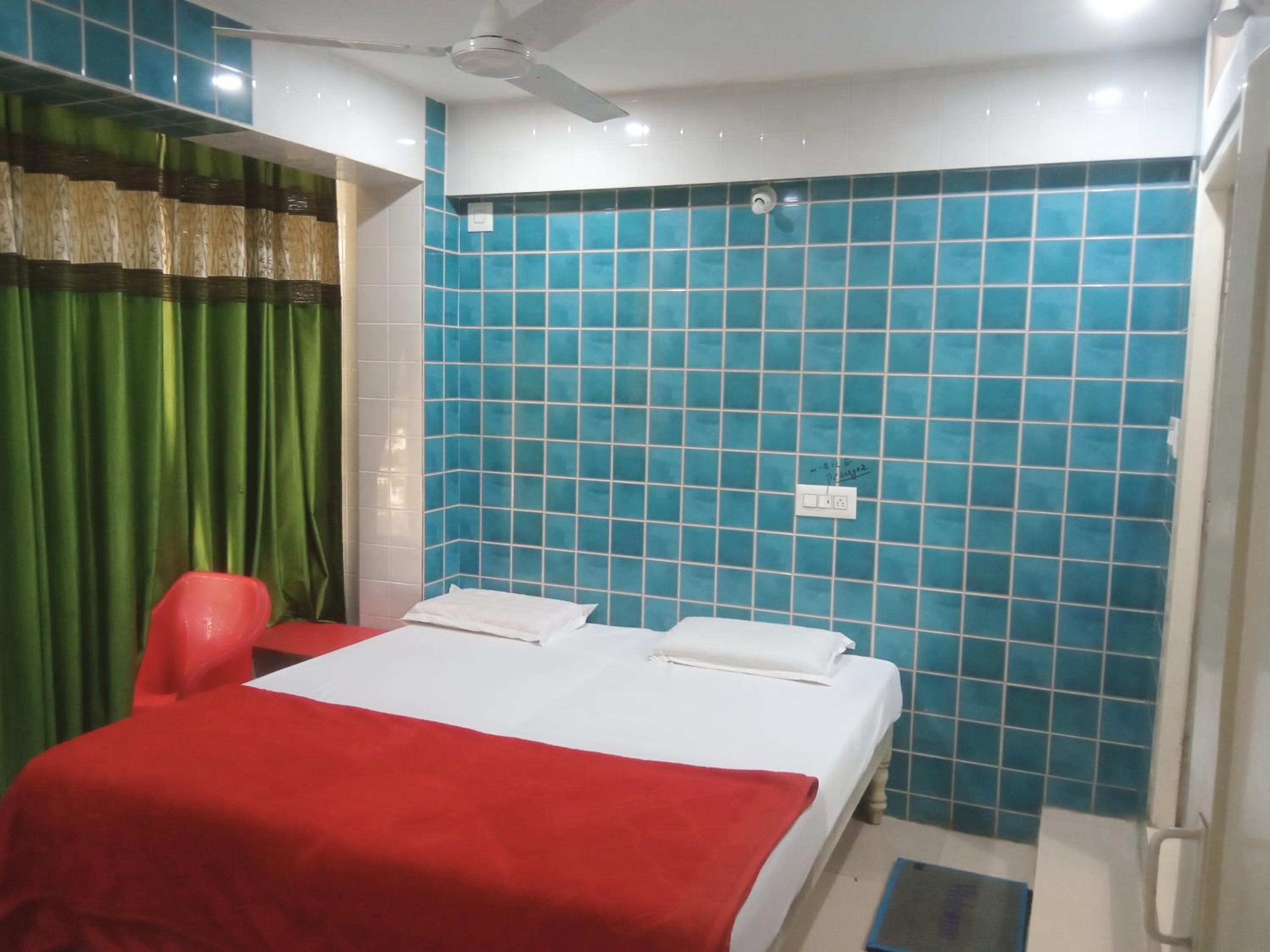 Standard Double Room with Fan photo 2