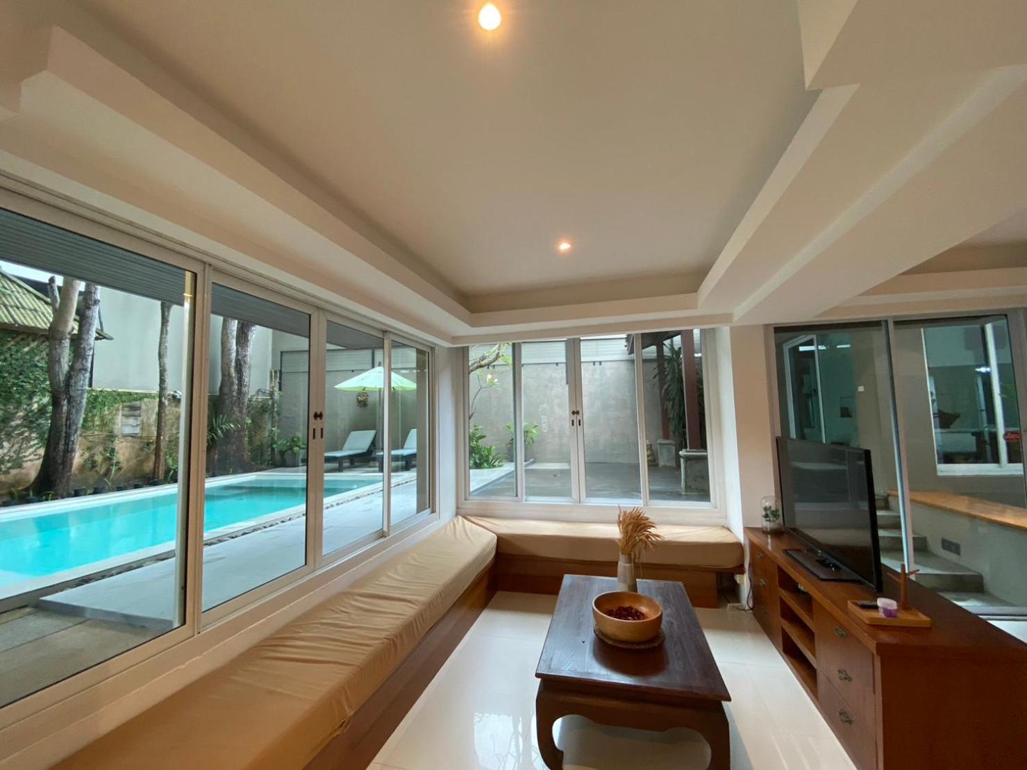 Four-Bedroom Villa with Private Pool - Photo 7