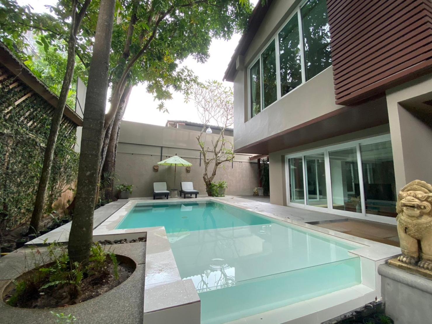 Four-Bedroom Villa with Private Pool - Photo 12