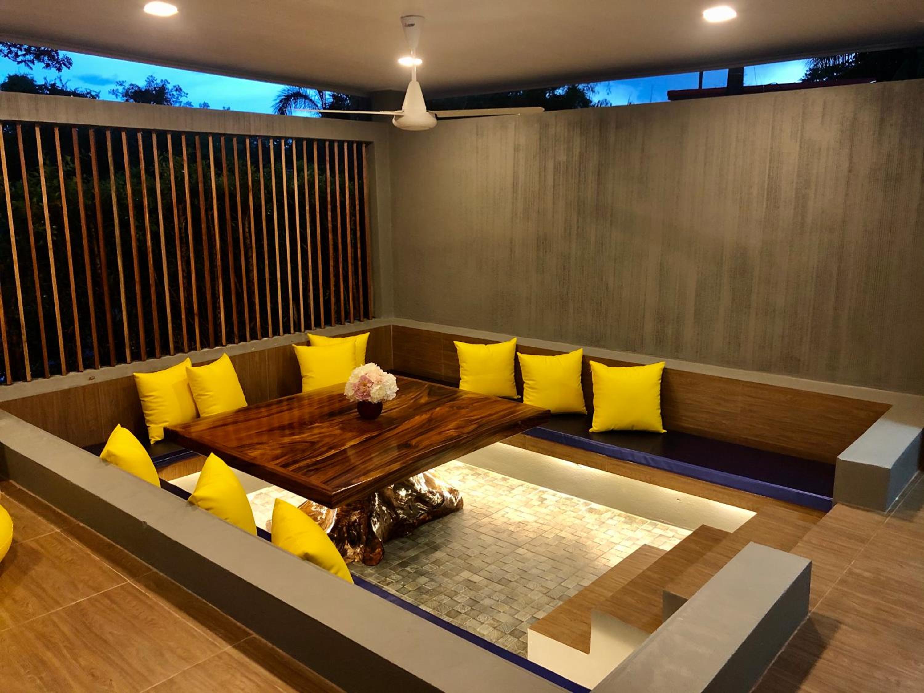 Villa with Private Pool - Photo 30