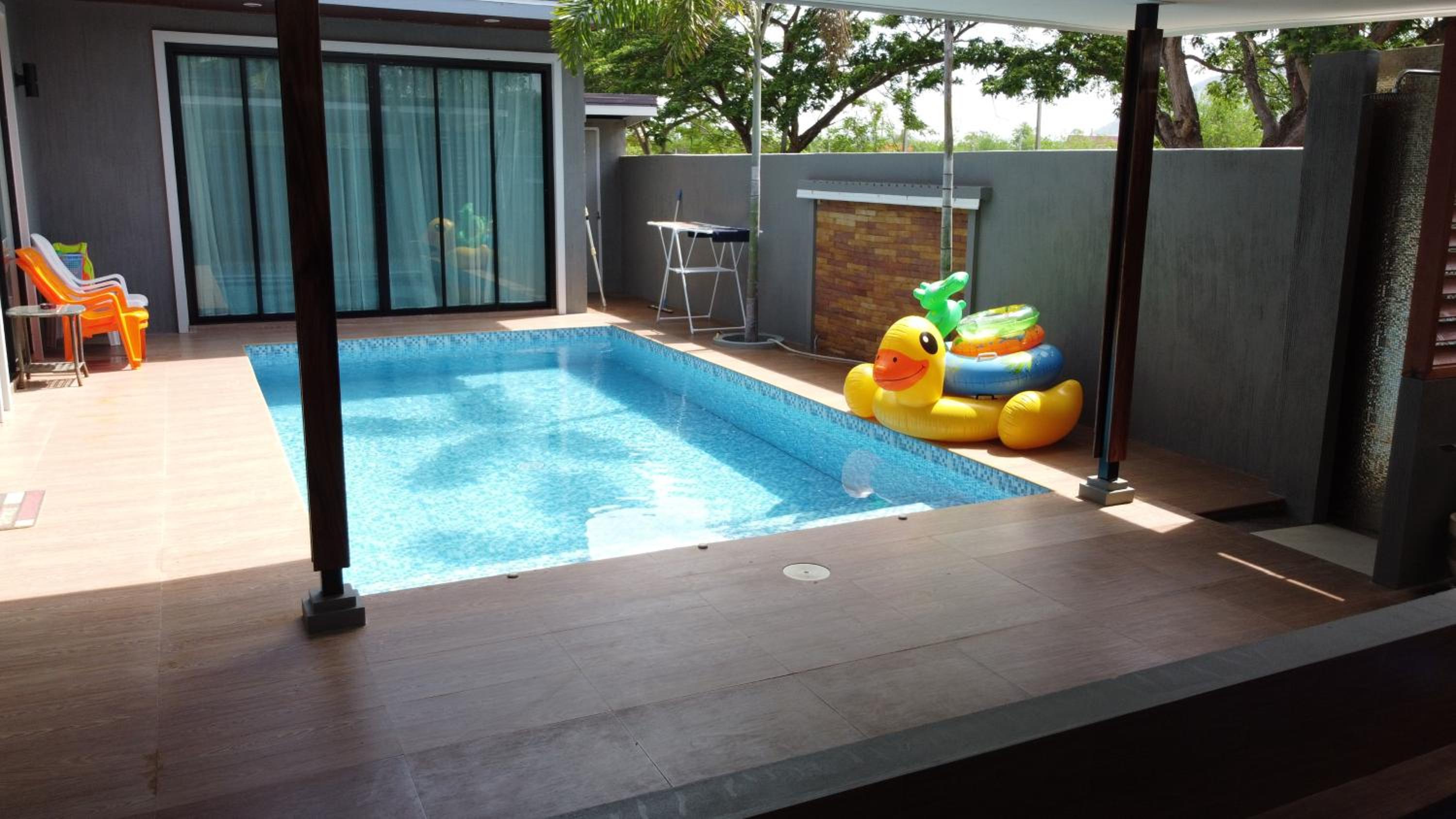 Villa with Private Pool - Photo 14