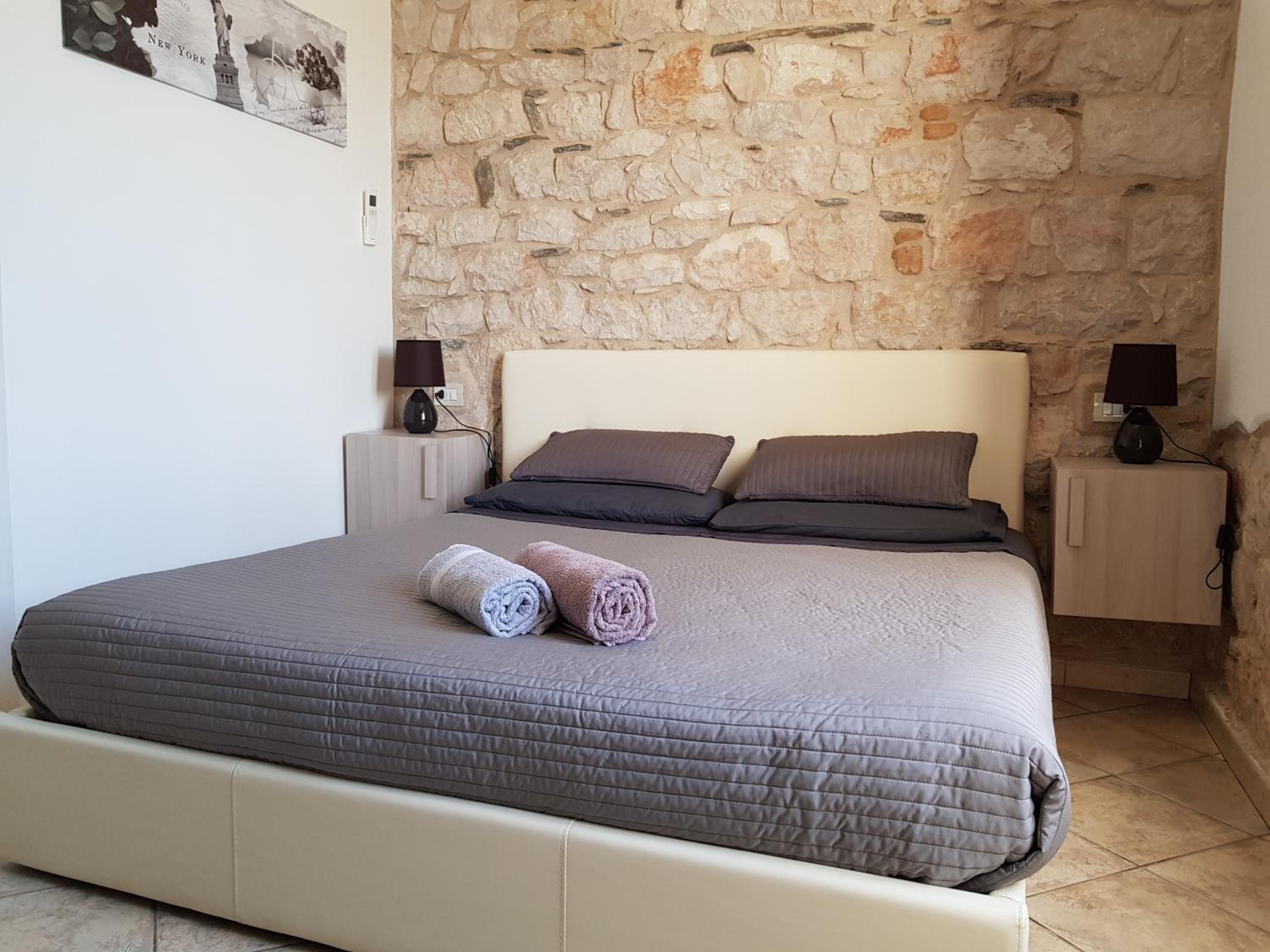 Double Room with Private Bathroom - Photo 1