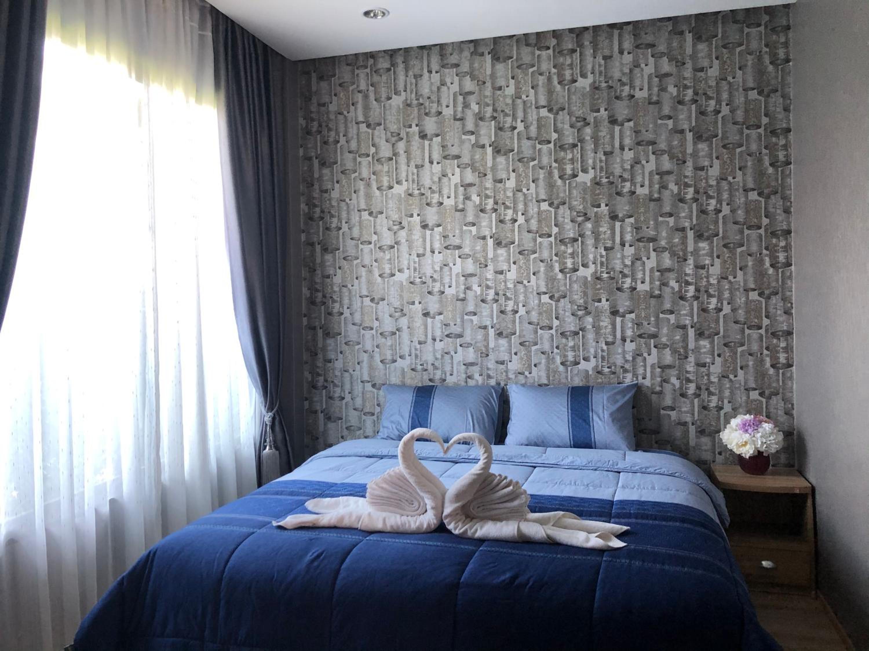 Villa with Private Pool - Photo 9