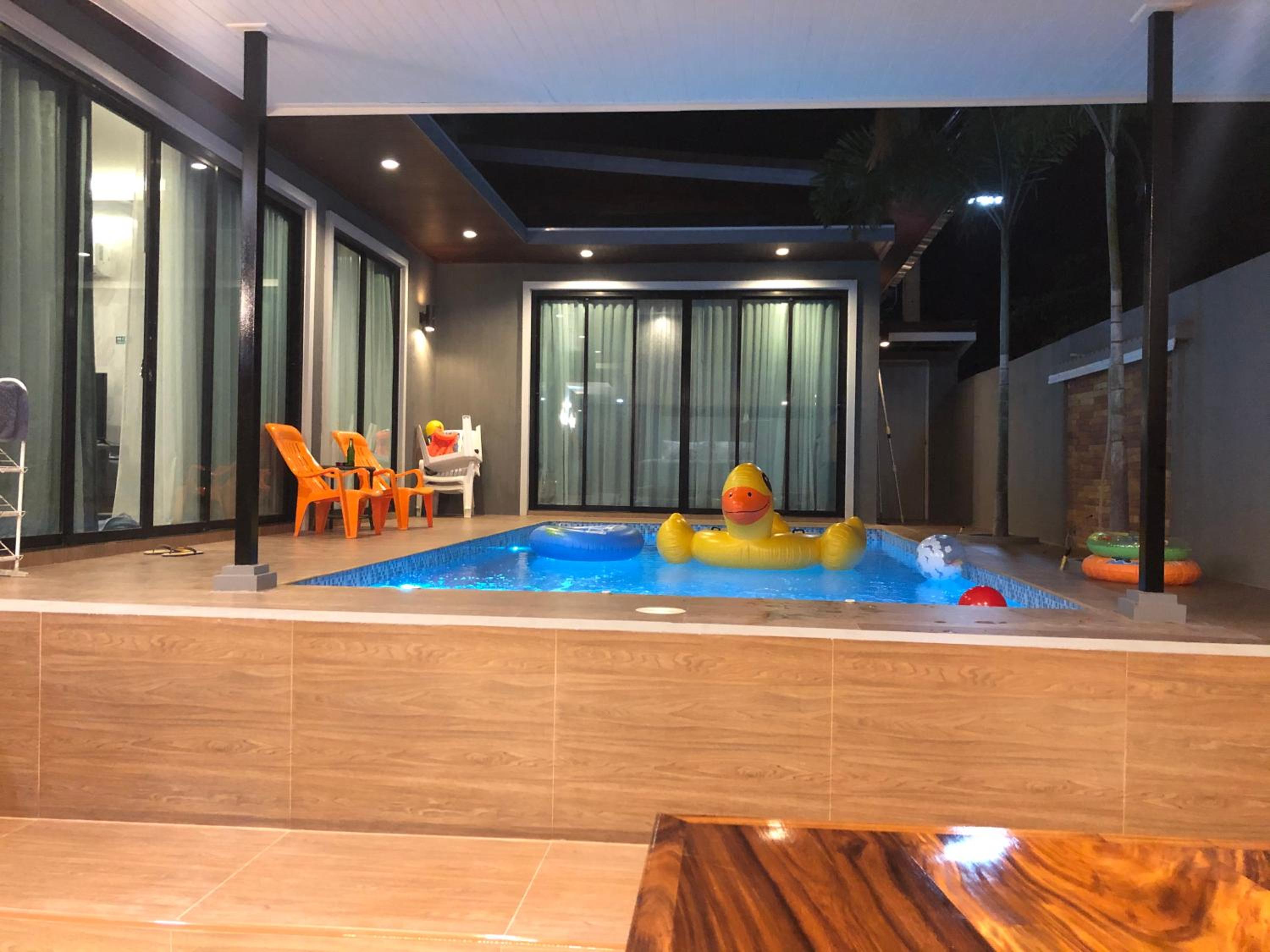 Villa with Private Pool - Photo 13