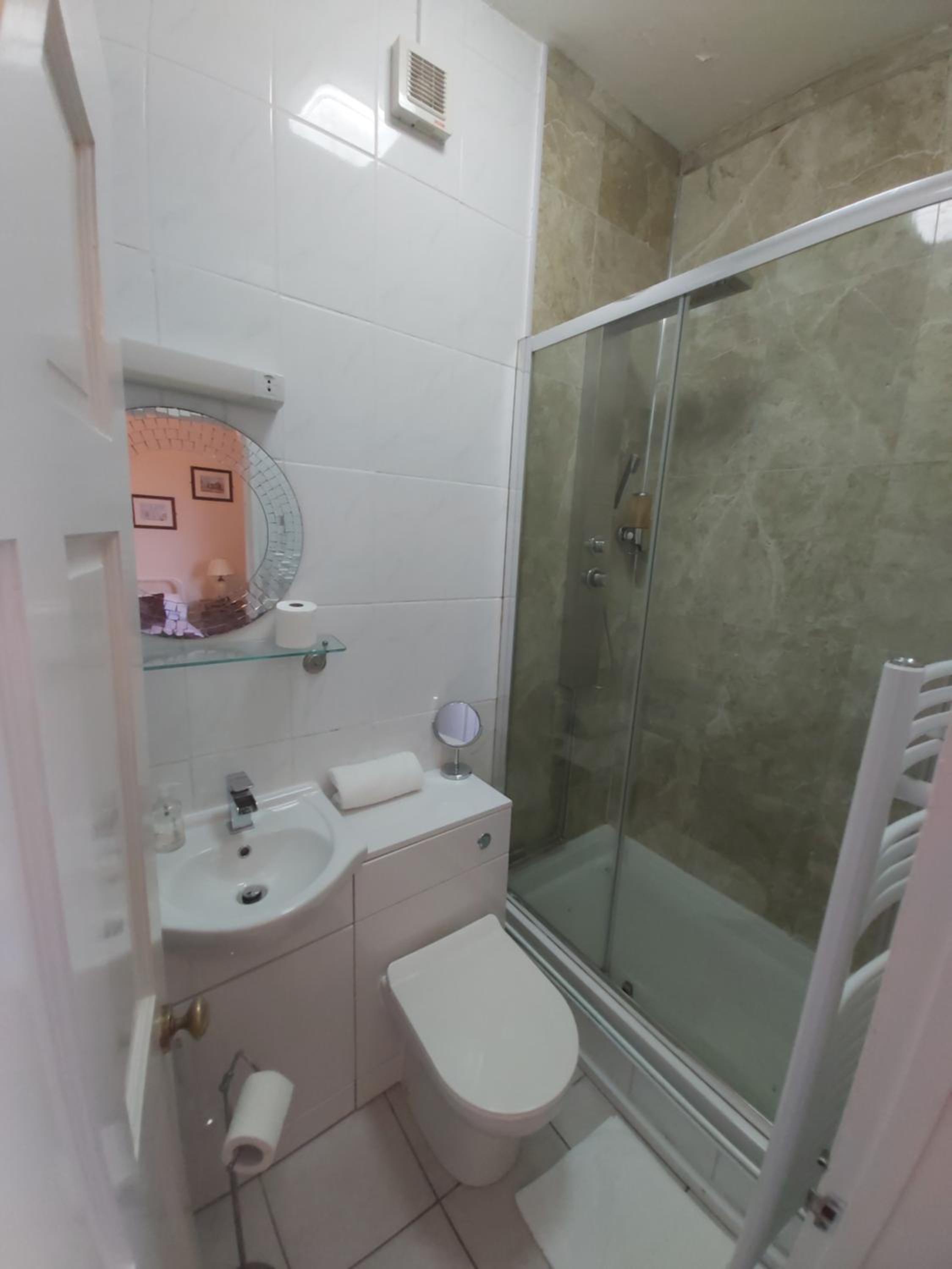 Large Double Room photo 3