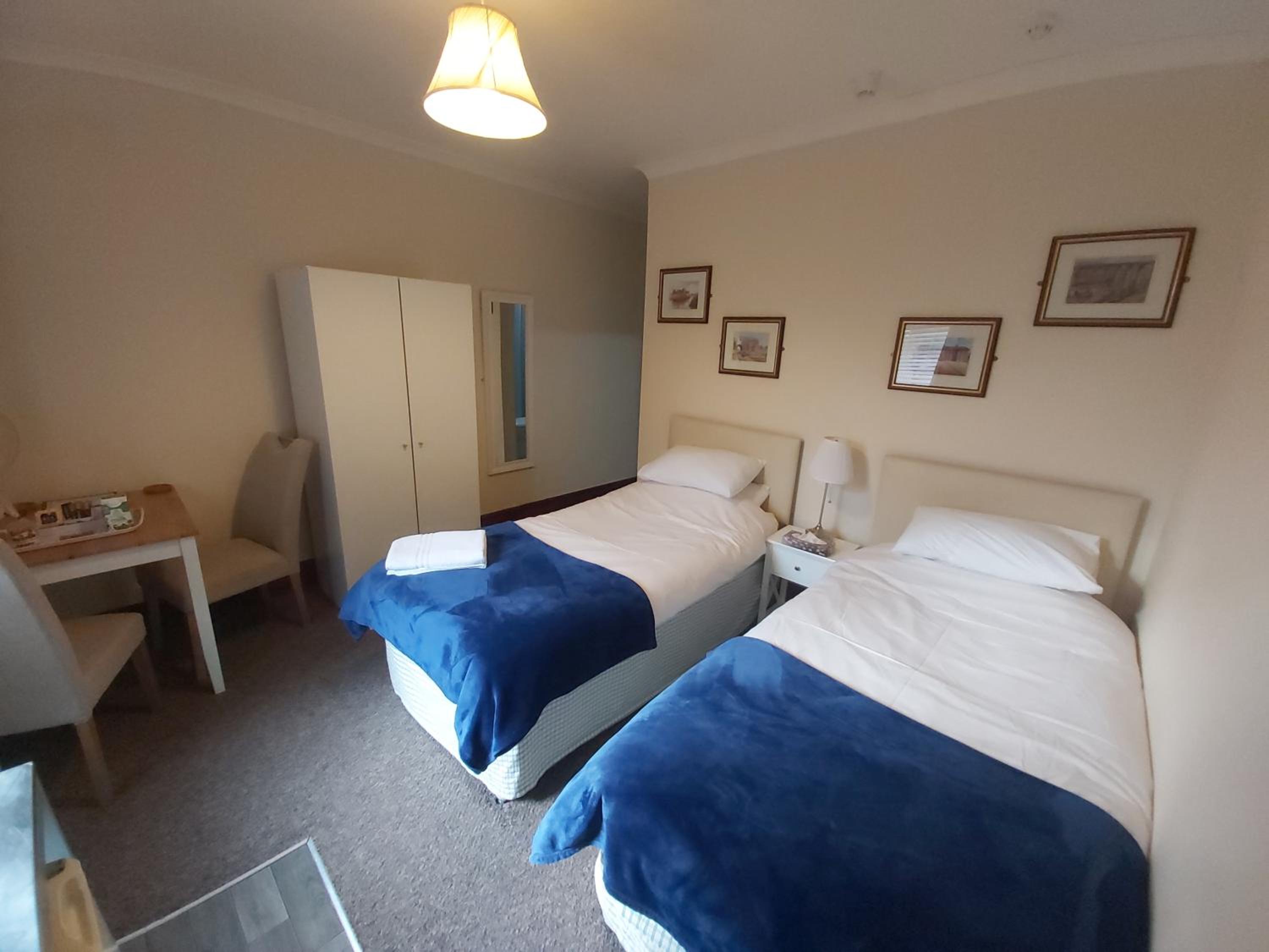 Standard Twin Room photo 2