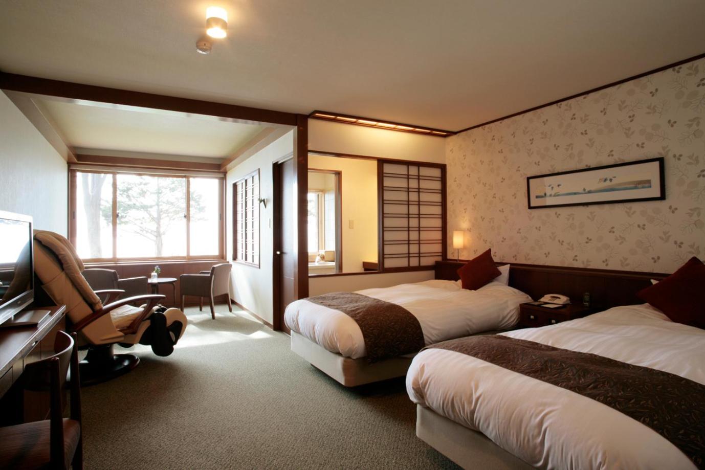 Deluxe Twin Room - Non-Smoking photo 3