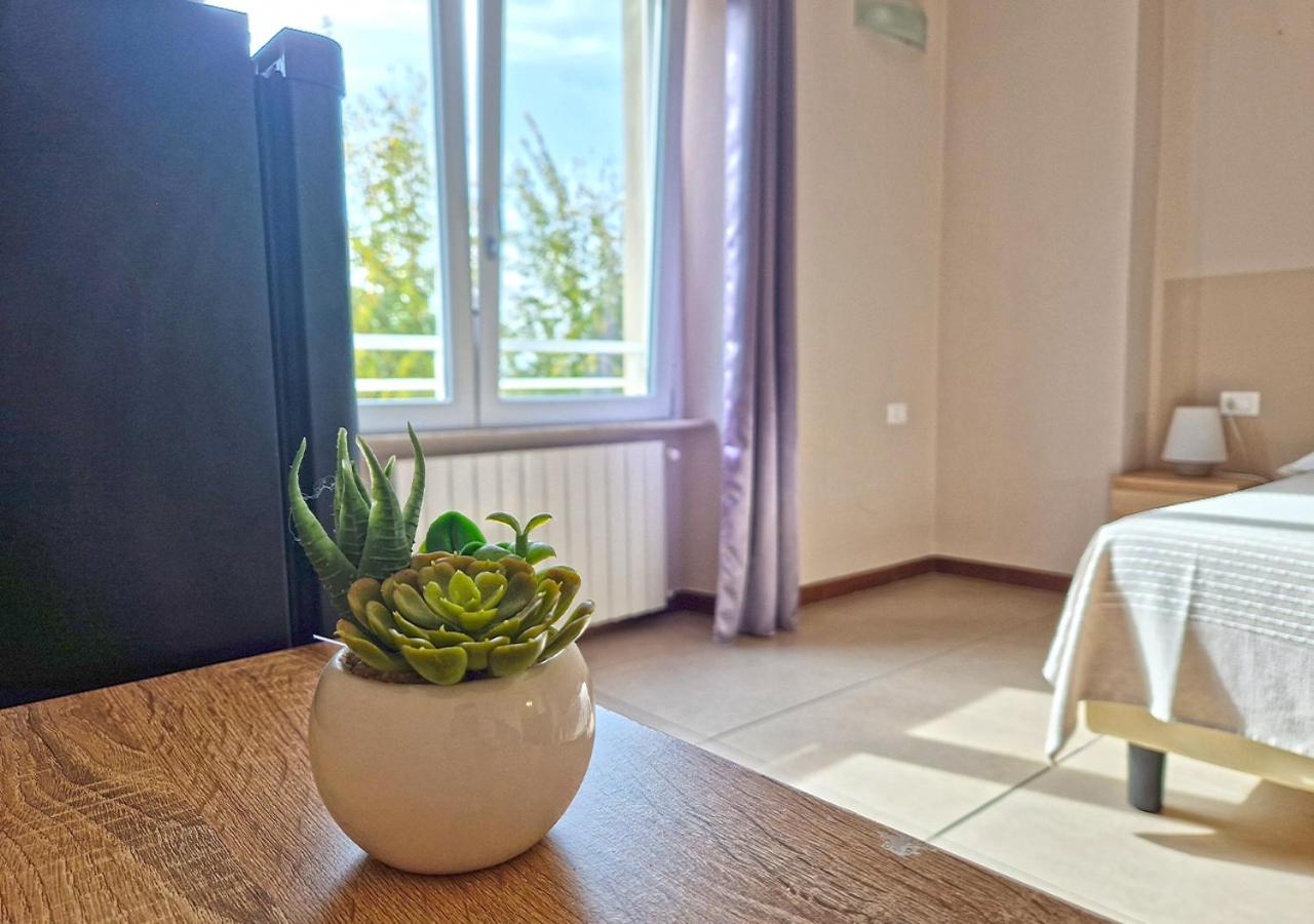 Double or Twin Room with Private Bathroom photo 2