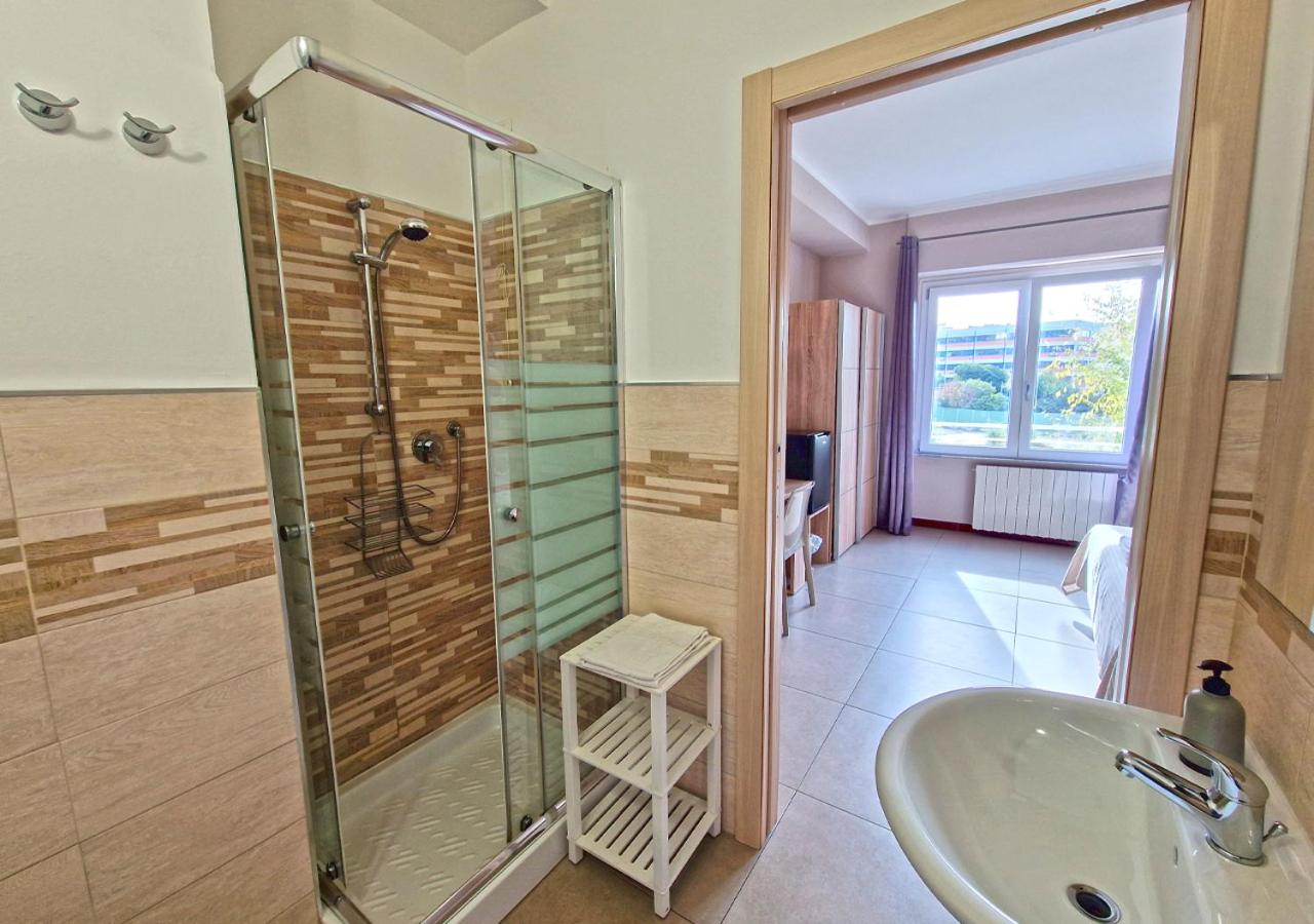 Double or Twin Room with Private Bathroom photo 3