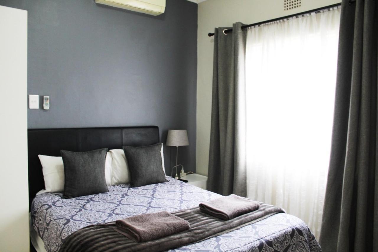 One-Bedroom Apartment - Photo 1
