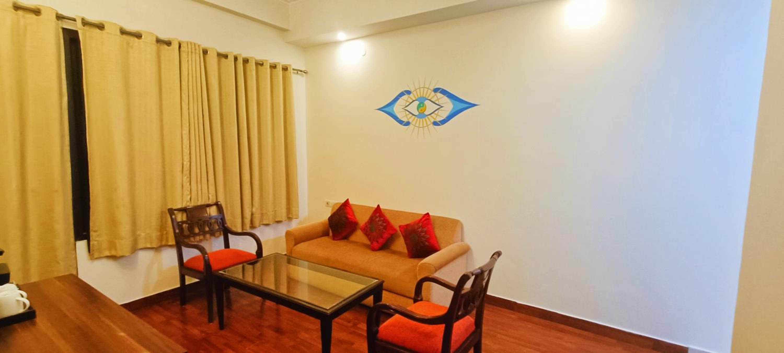 Suite Room - Photo 9