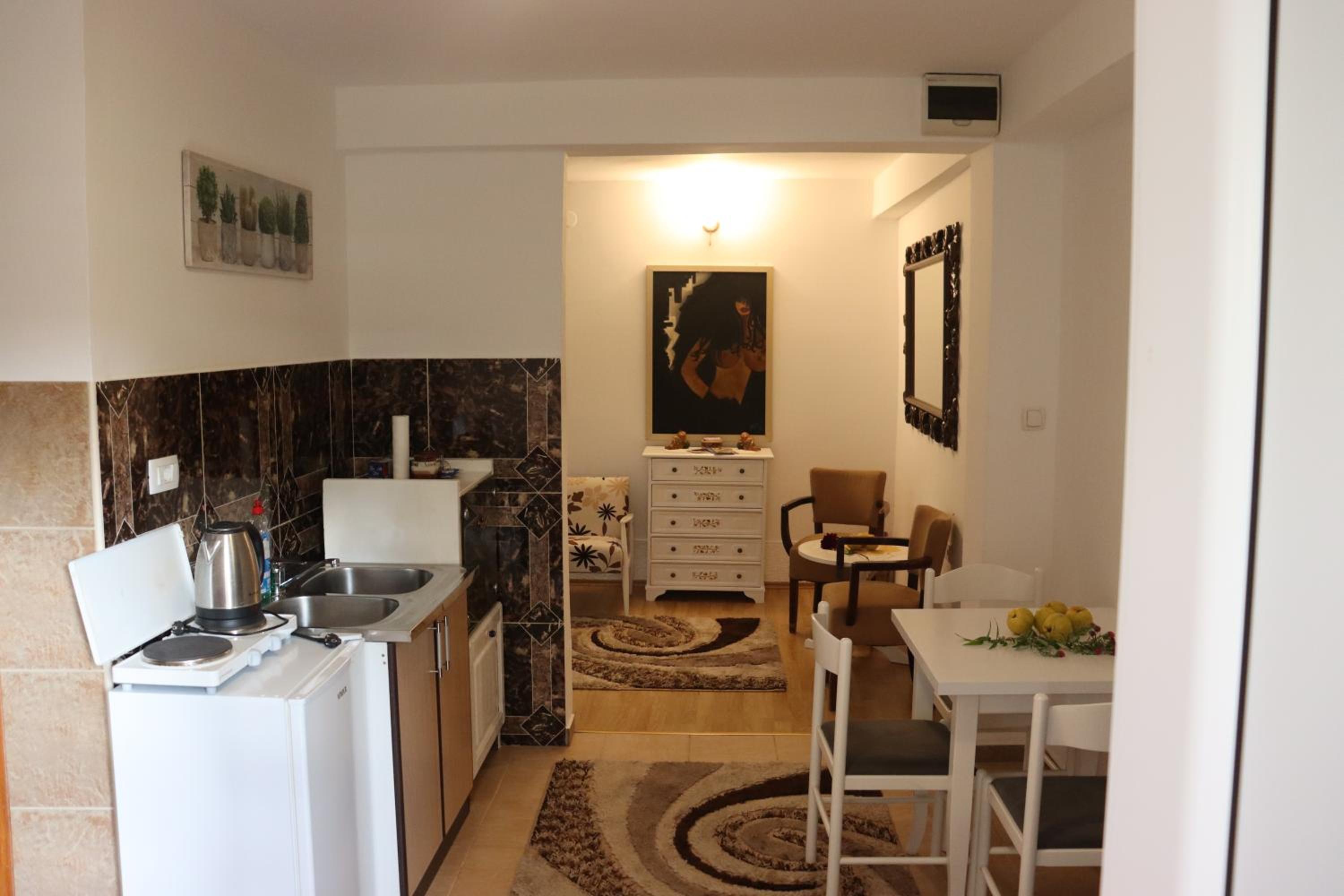 Deluxe Double Room with Shower photo 3