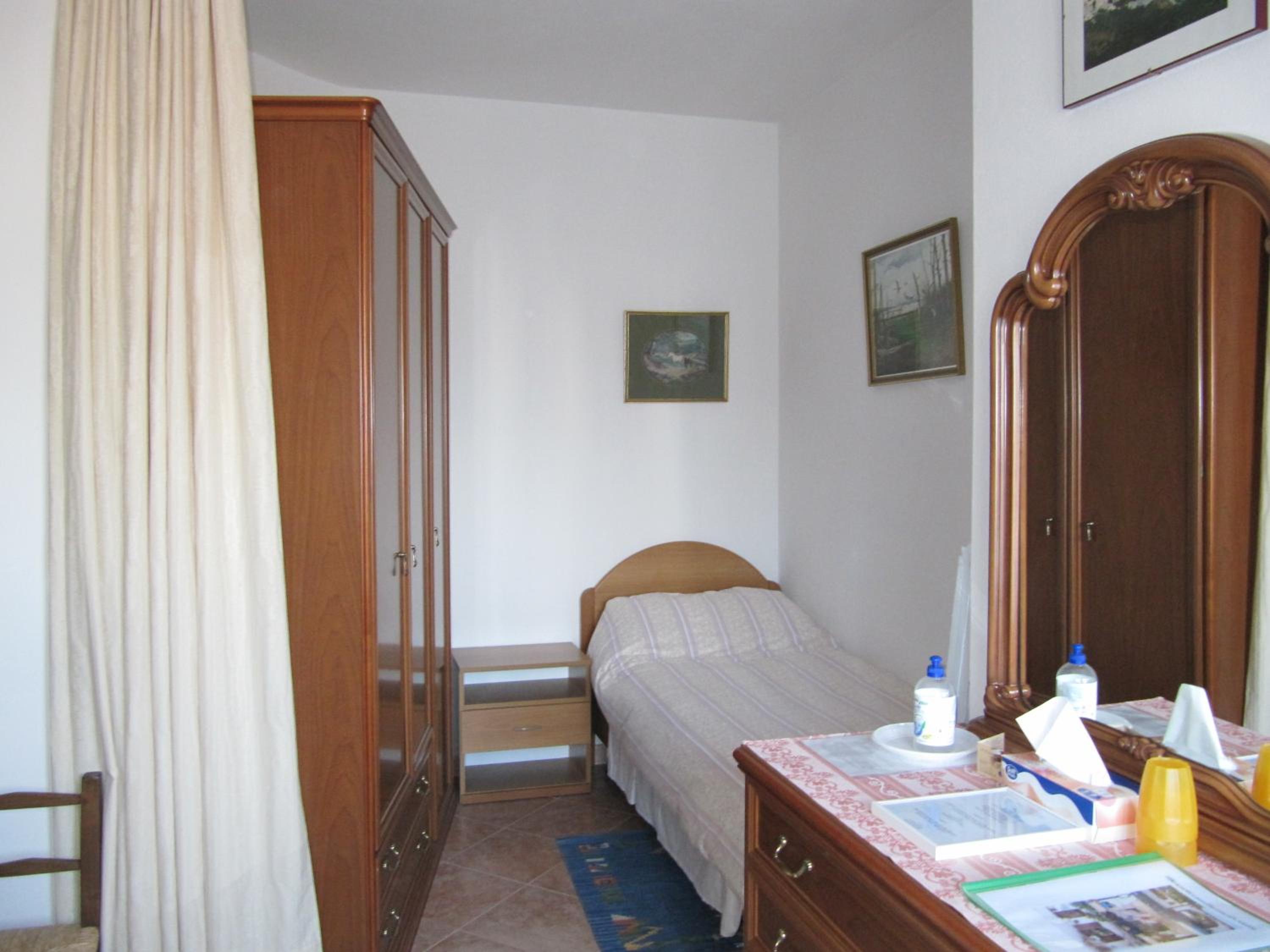 Triple Room with Private Bathroom photo 2