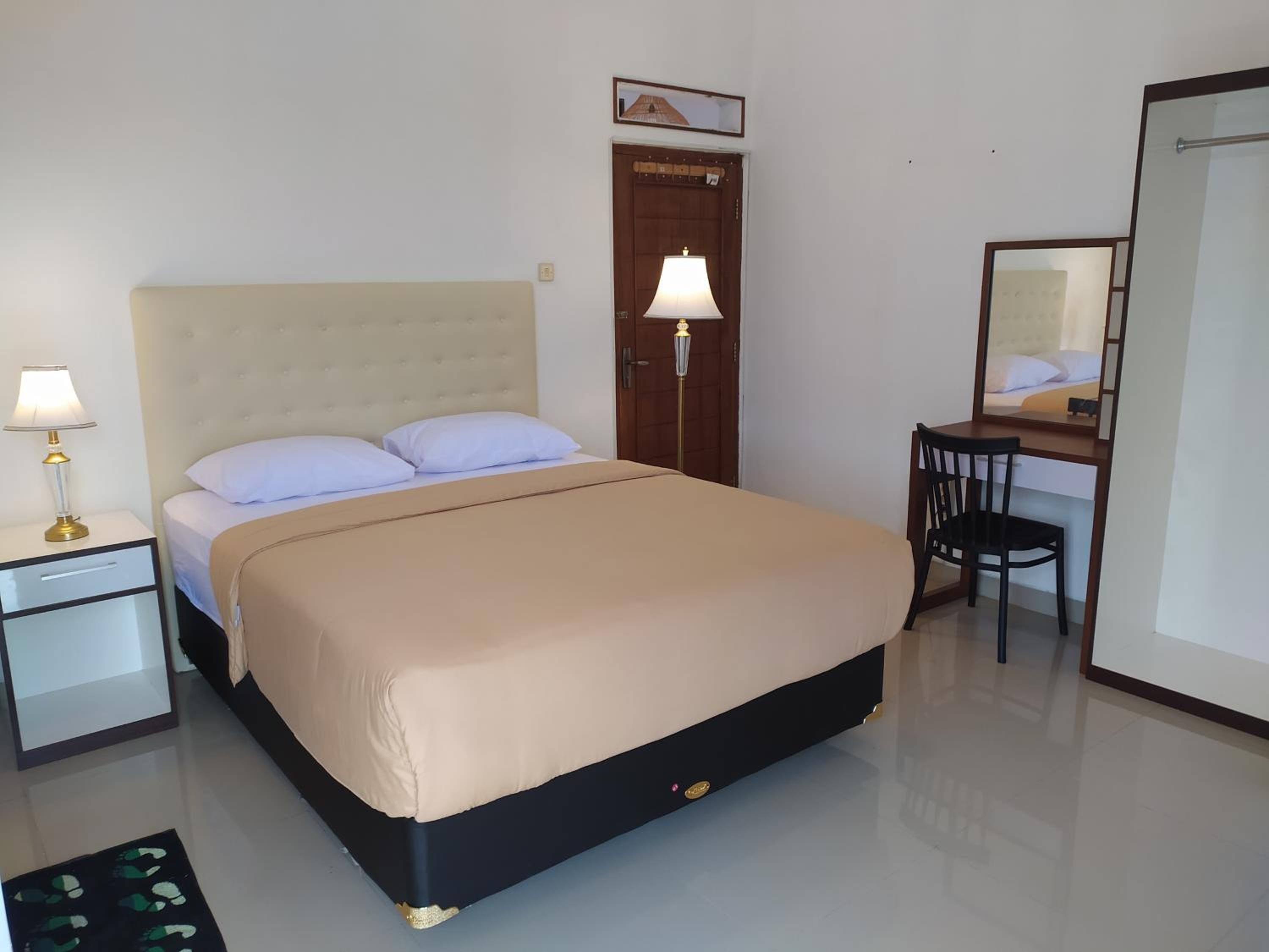 Four-Bedroom House - Photo 15