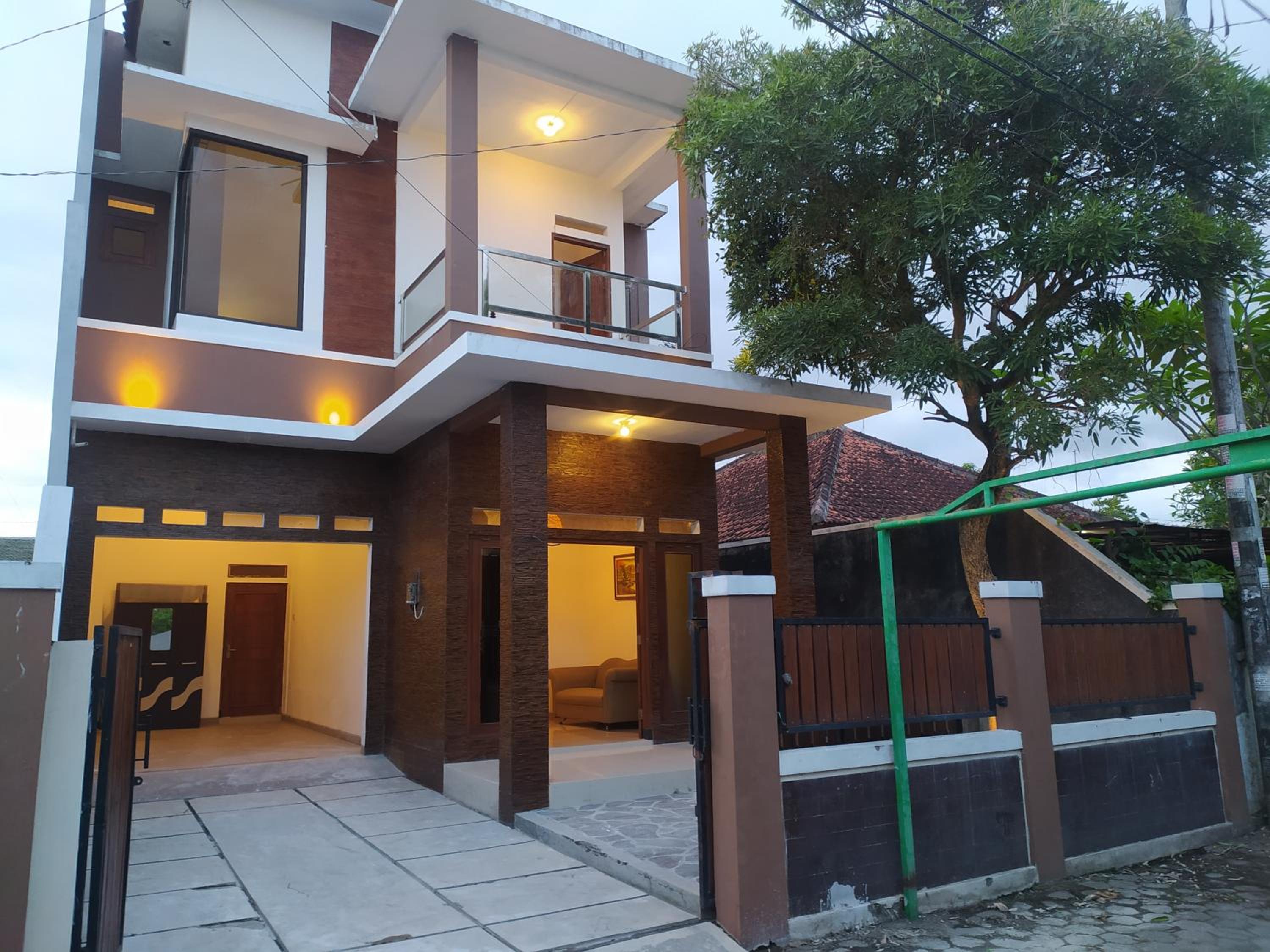 Four-Bedroom House - Photo 9