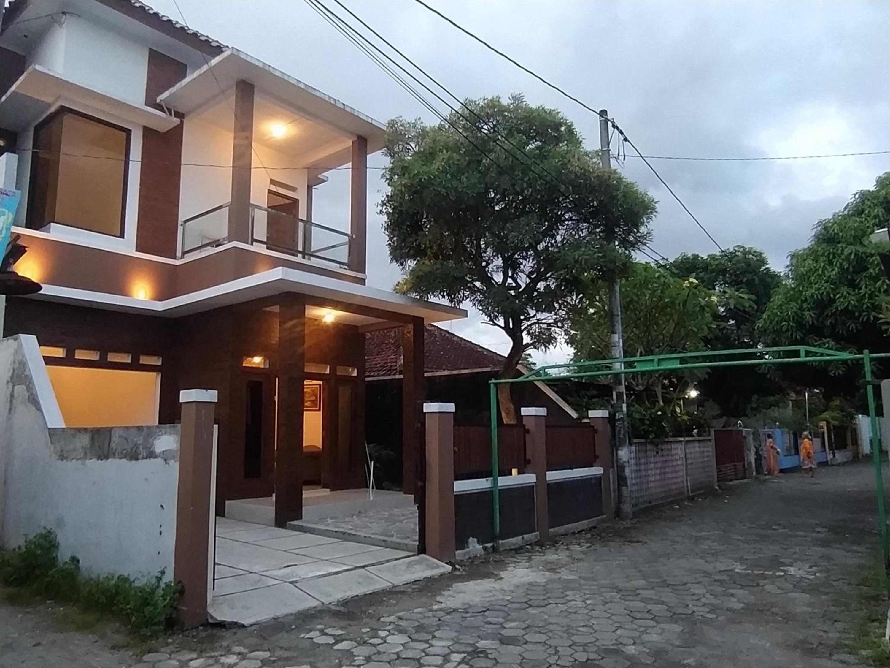 Four-Bedroom House - Photo 8