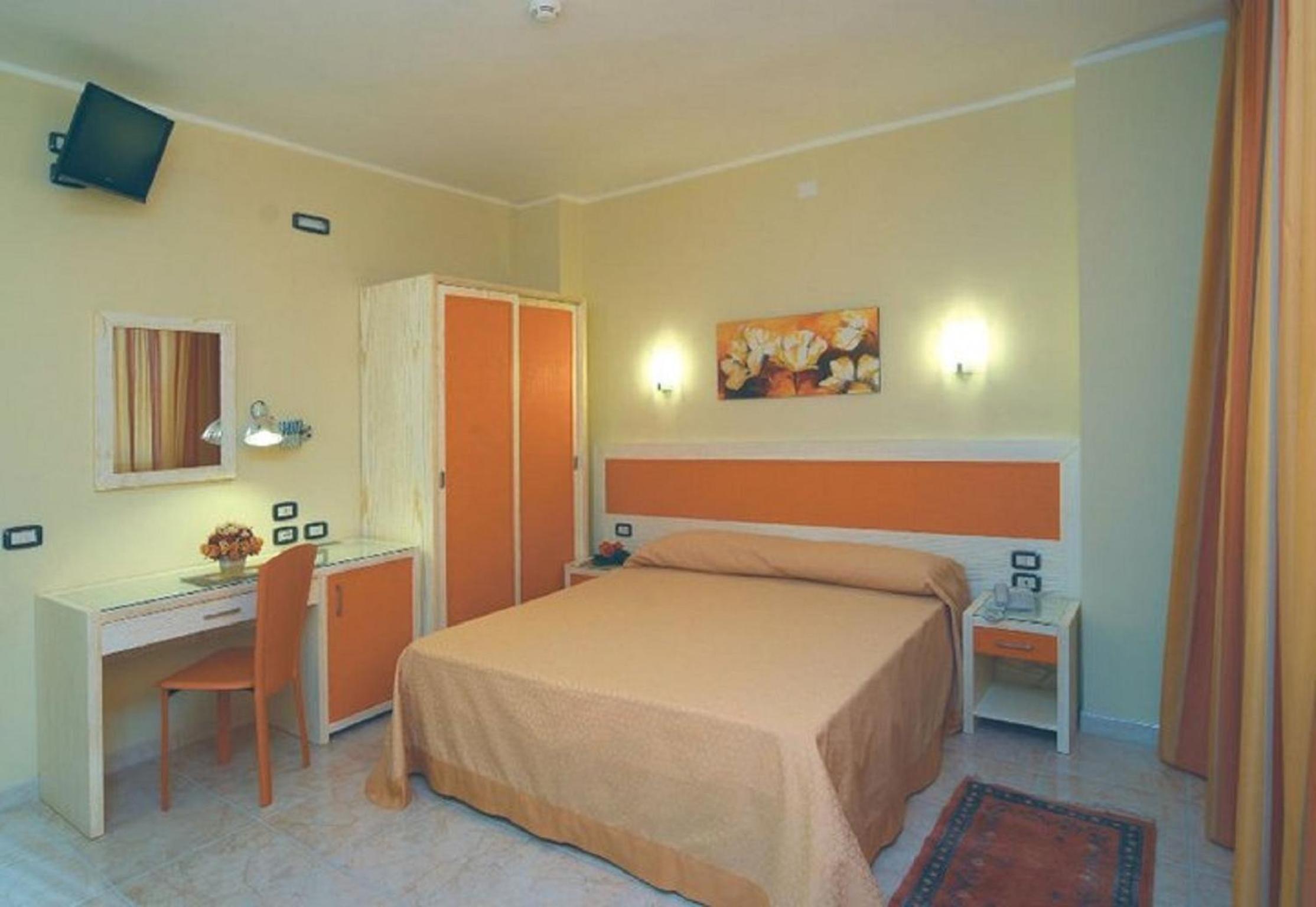Double or Twin Room photo 1