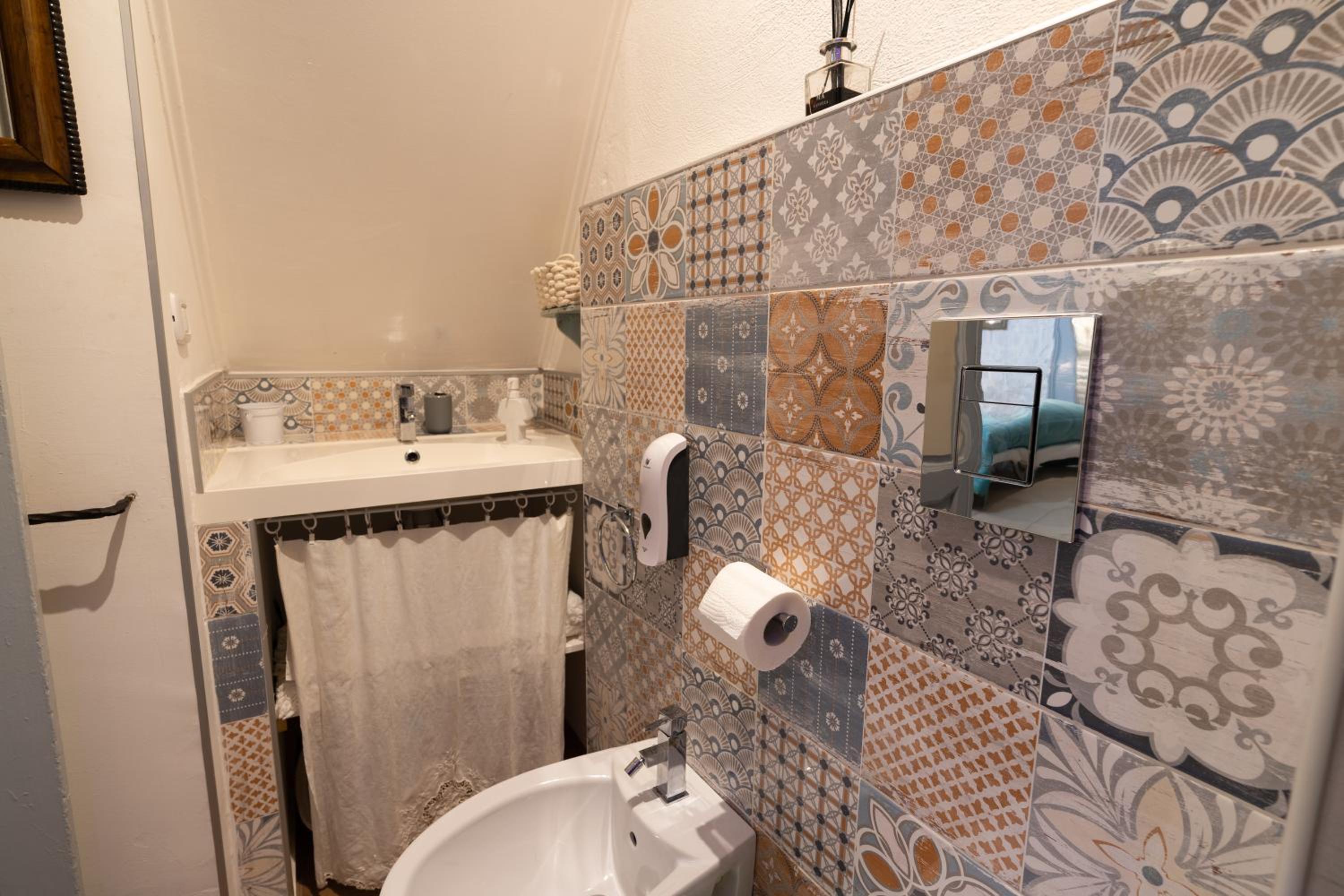 Double Room - Photo 8