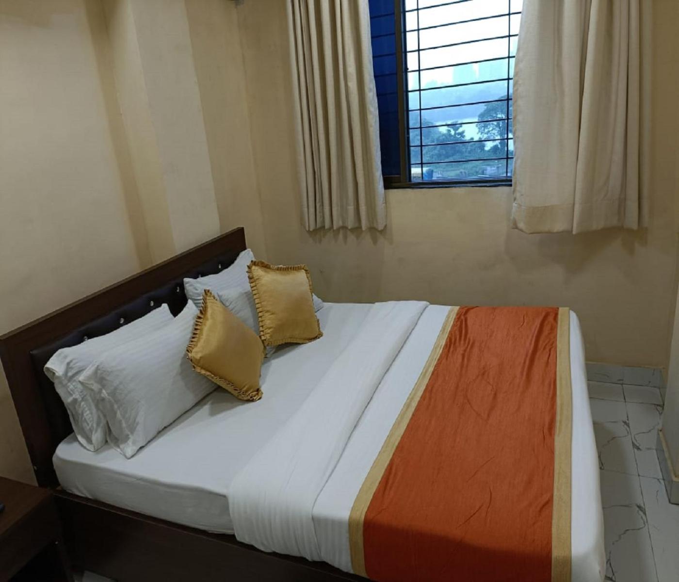 Budget Double Room photo 2