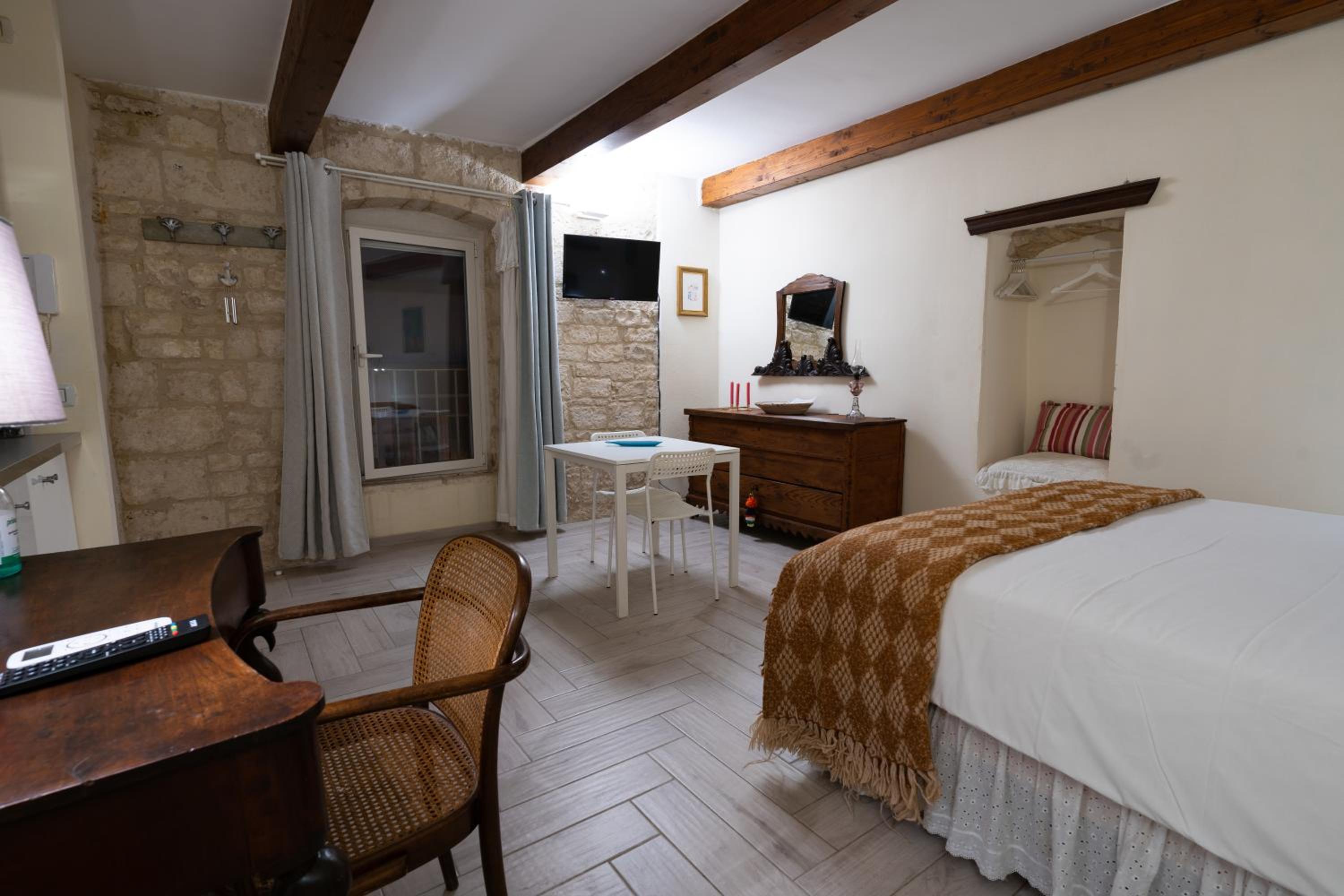 Standard Double Room - Photo 1