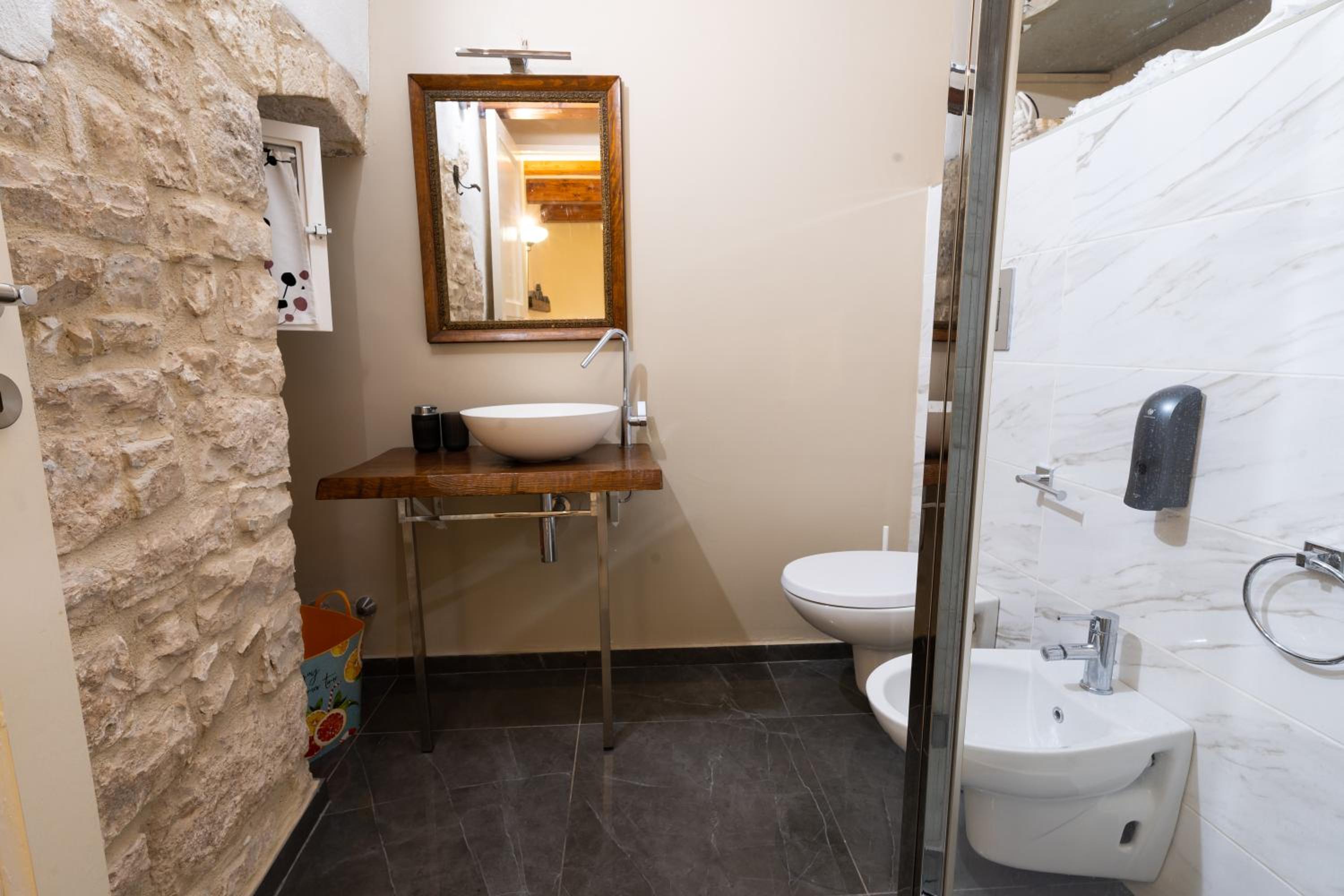 Standard Double Room - Photo 4