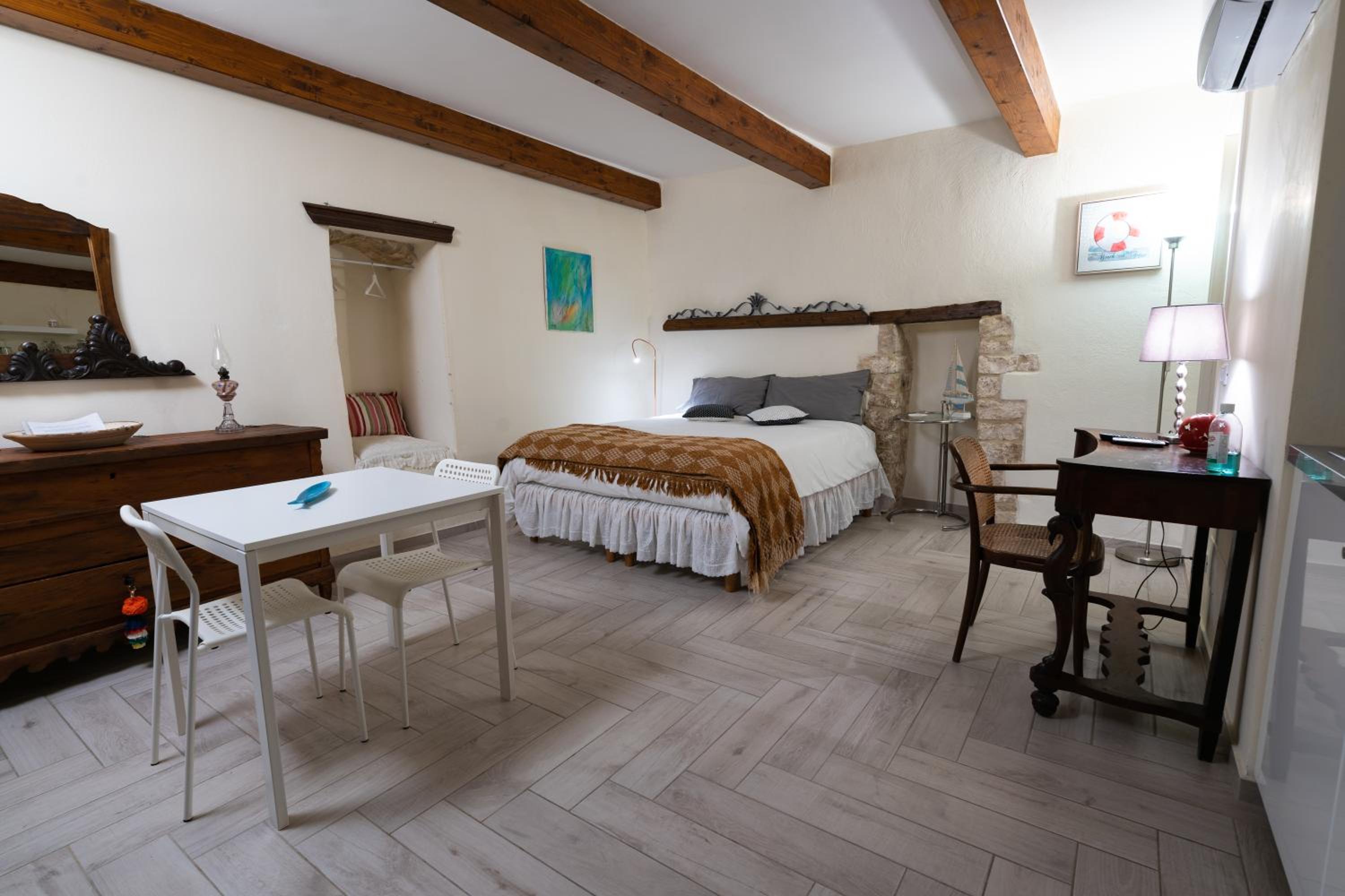 Standard Double Room - Photo 5