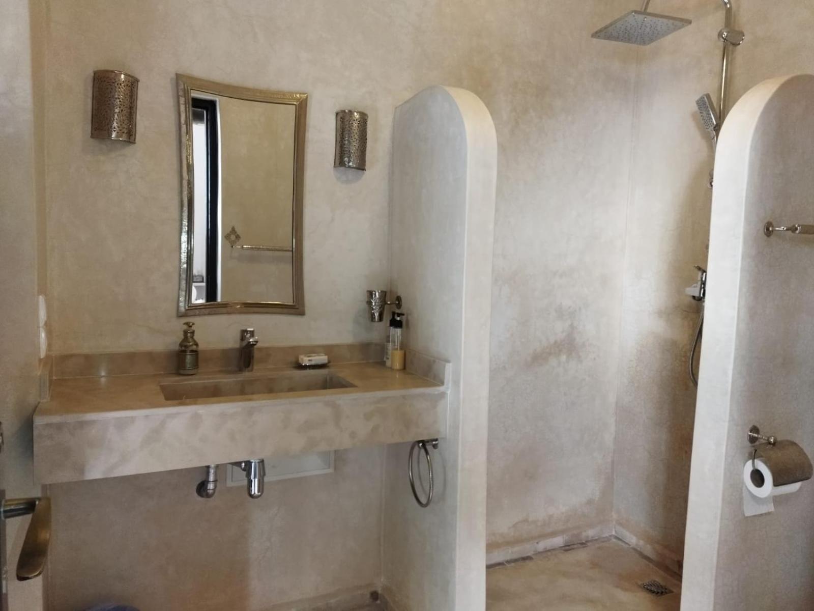 Double Room with Patio - Photo 48