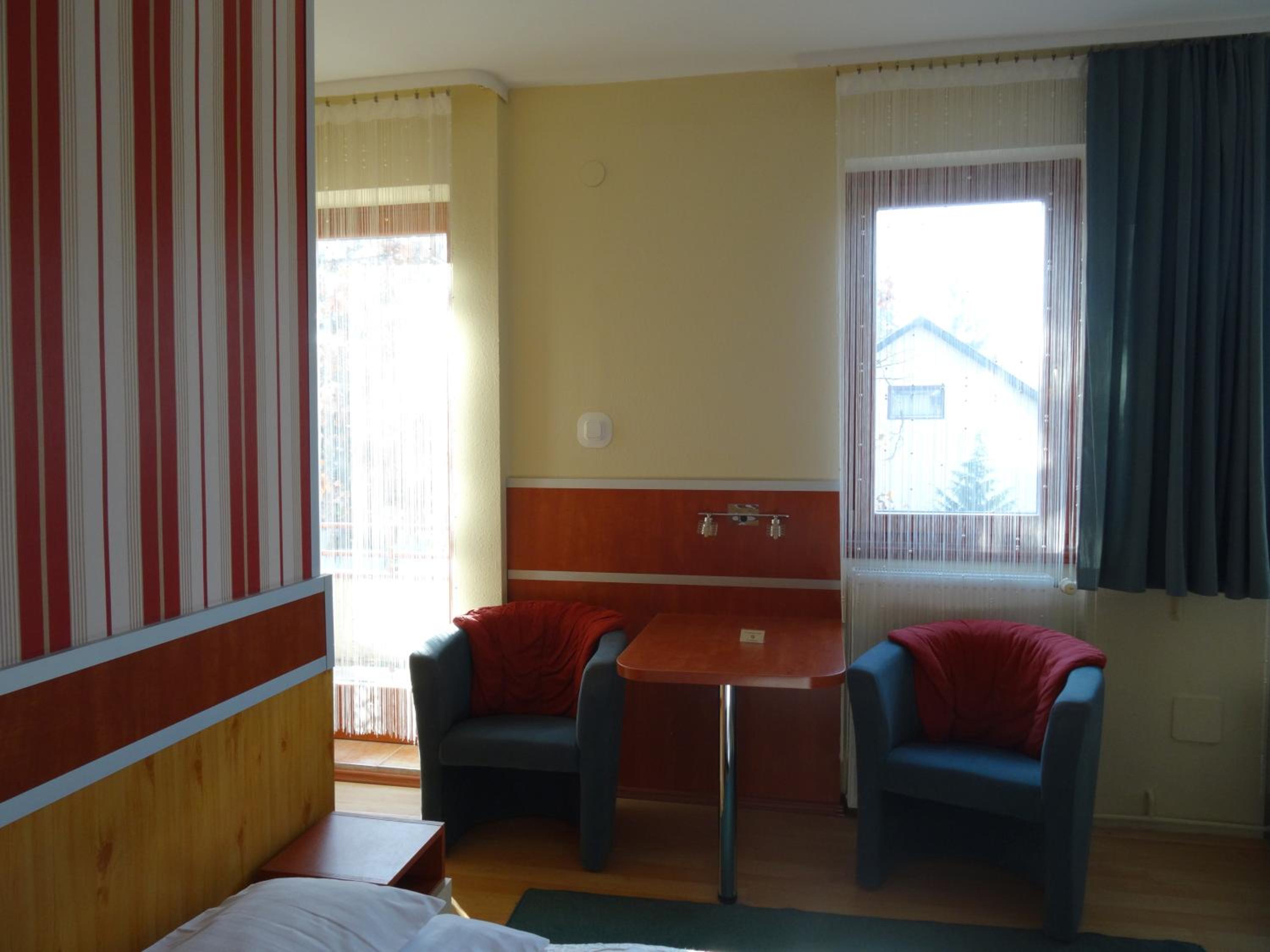 Family Room (2 Adults + 2 Children) photo 3