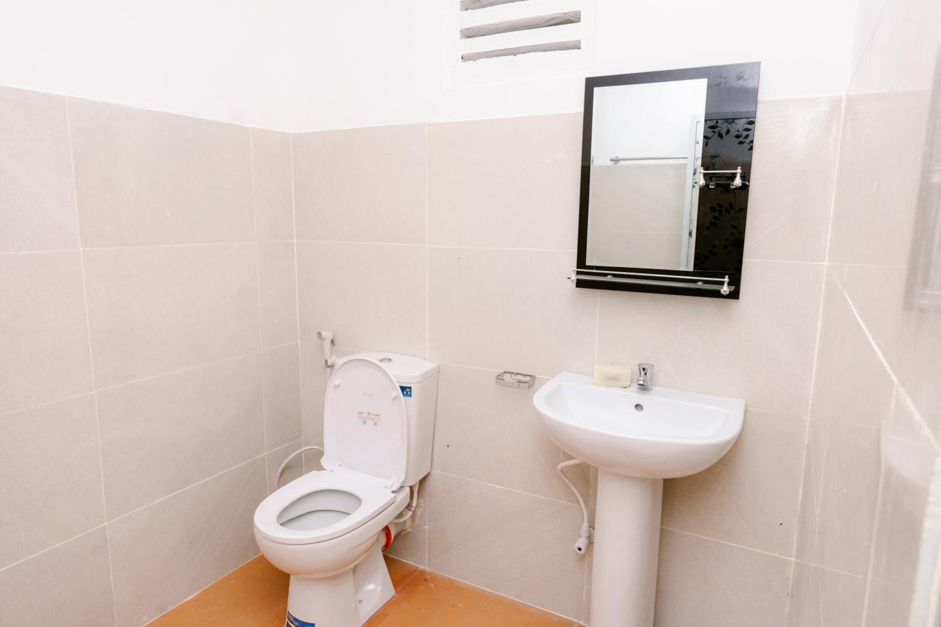 Budget Double Room - Photo 5