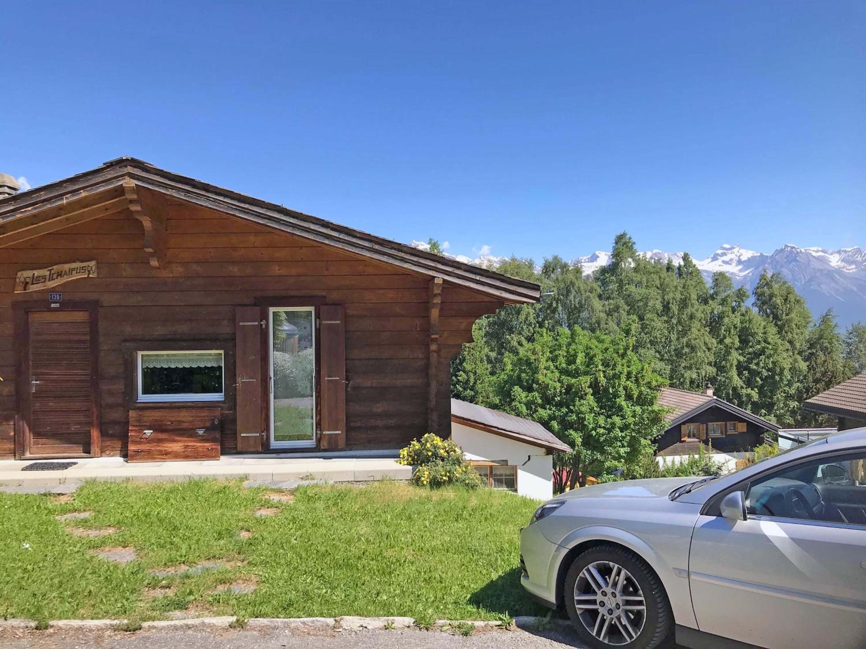 Three-Bedroom Chalet photo 3